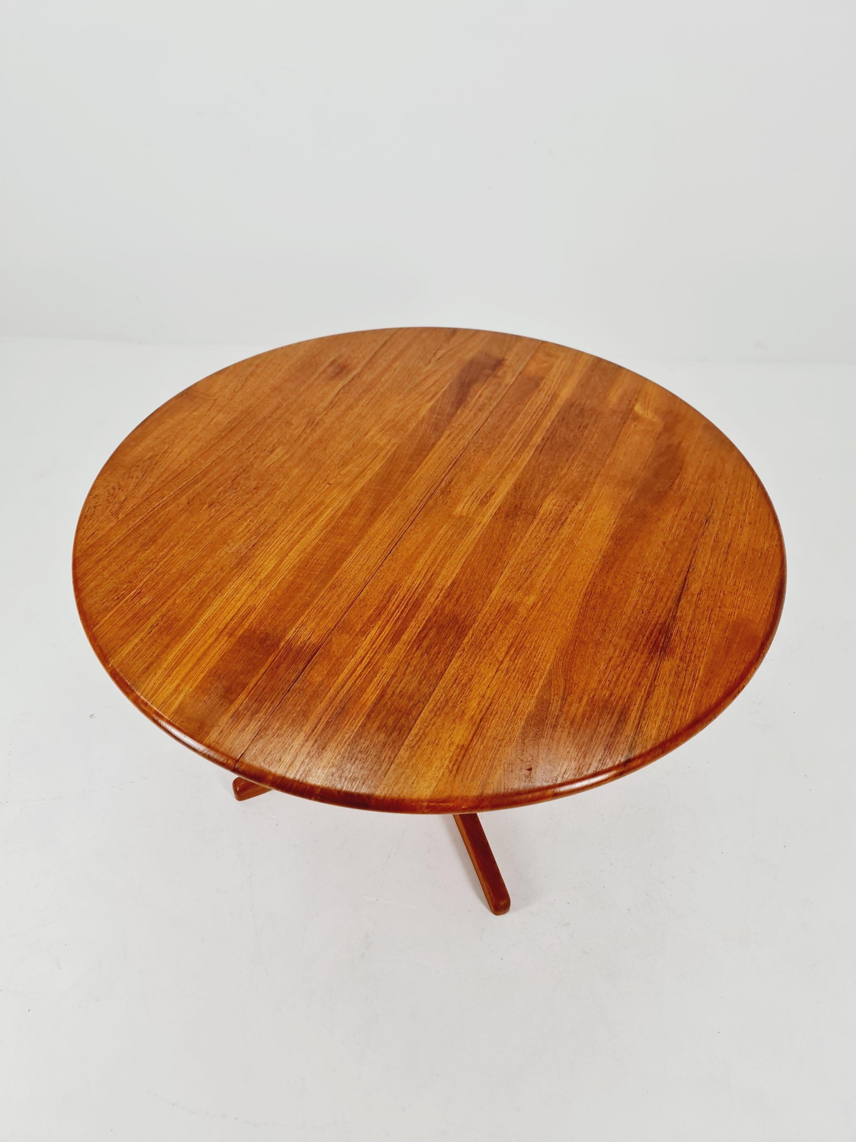 Extensible au milieu du siècle Modernité danoise  Table de salle à manger en teck par Glostrup , 1970


La table est en très bon état. 

mesures

Hauteur : 73 cm
Largeur : 120  -183  cm
Profondeur : 120 cm 

