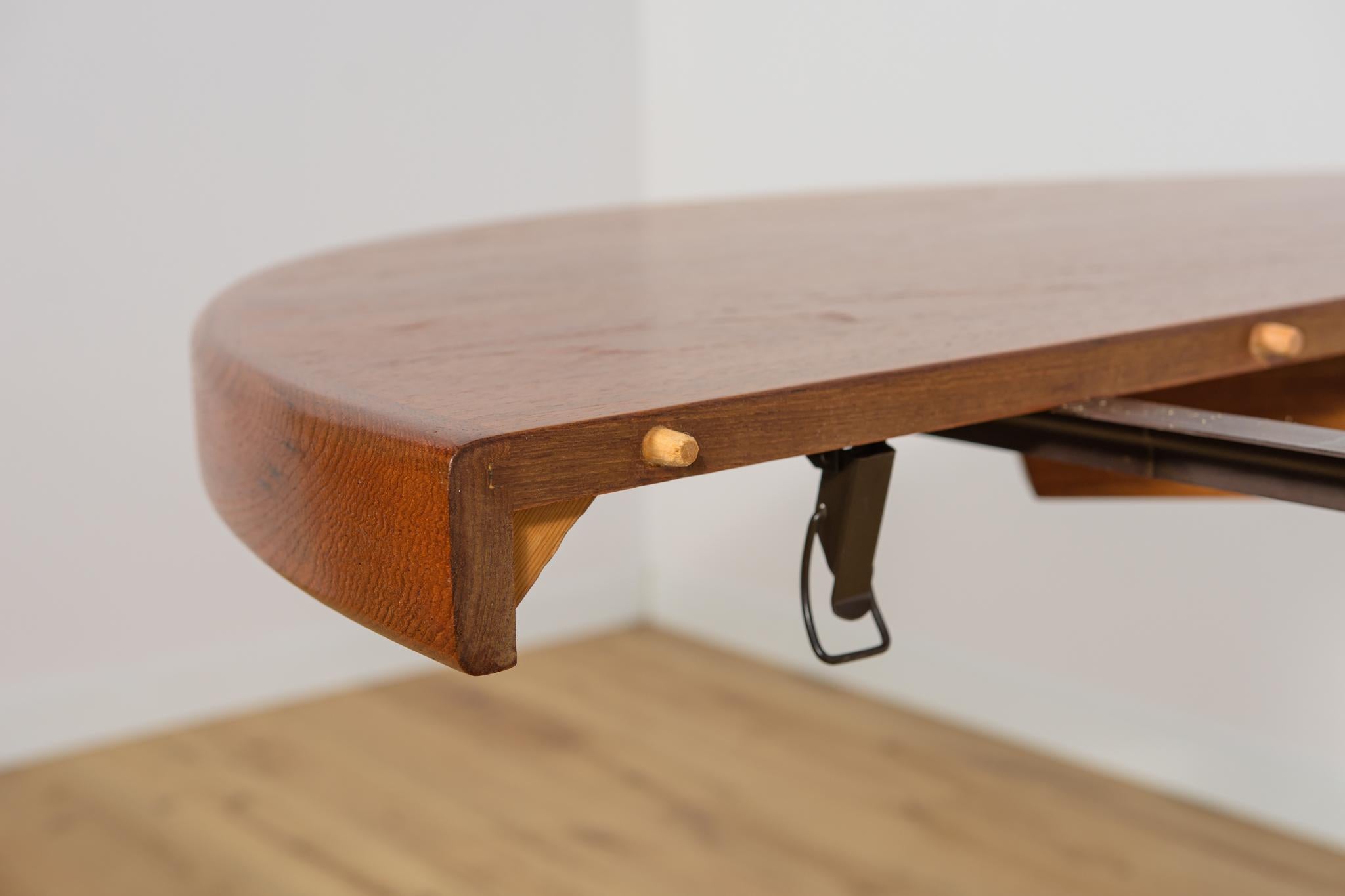Mid Century Extendable Dining Table by Henry Walter Klein for Bramin, Denmark. 11