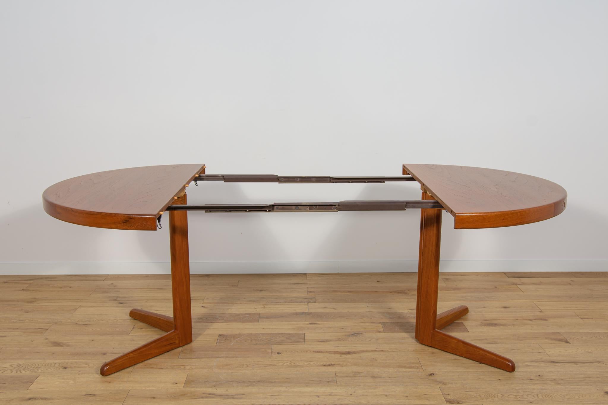 Mid Century Extendable Dining Table by Henry Walter Klein for Bramin, Denmark. In Excellent Condition In GNIEZNO, 30