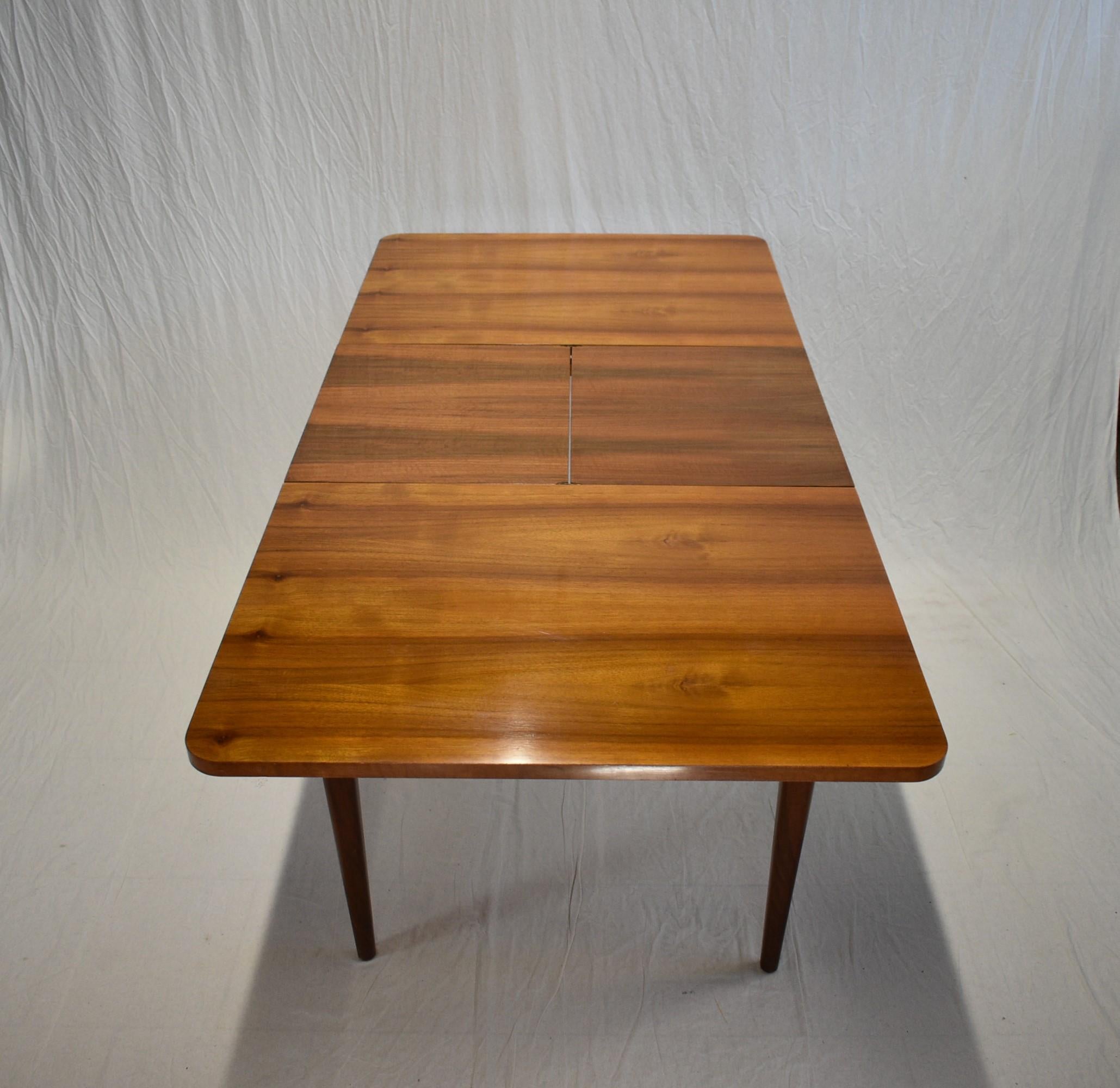 Mid-Century Extendable Dining Table Designed by Jindřich Halabala for UP Závody 4
