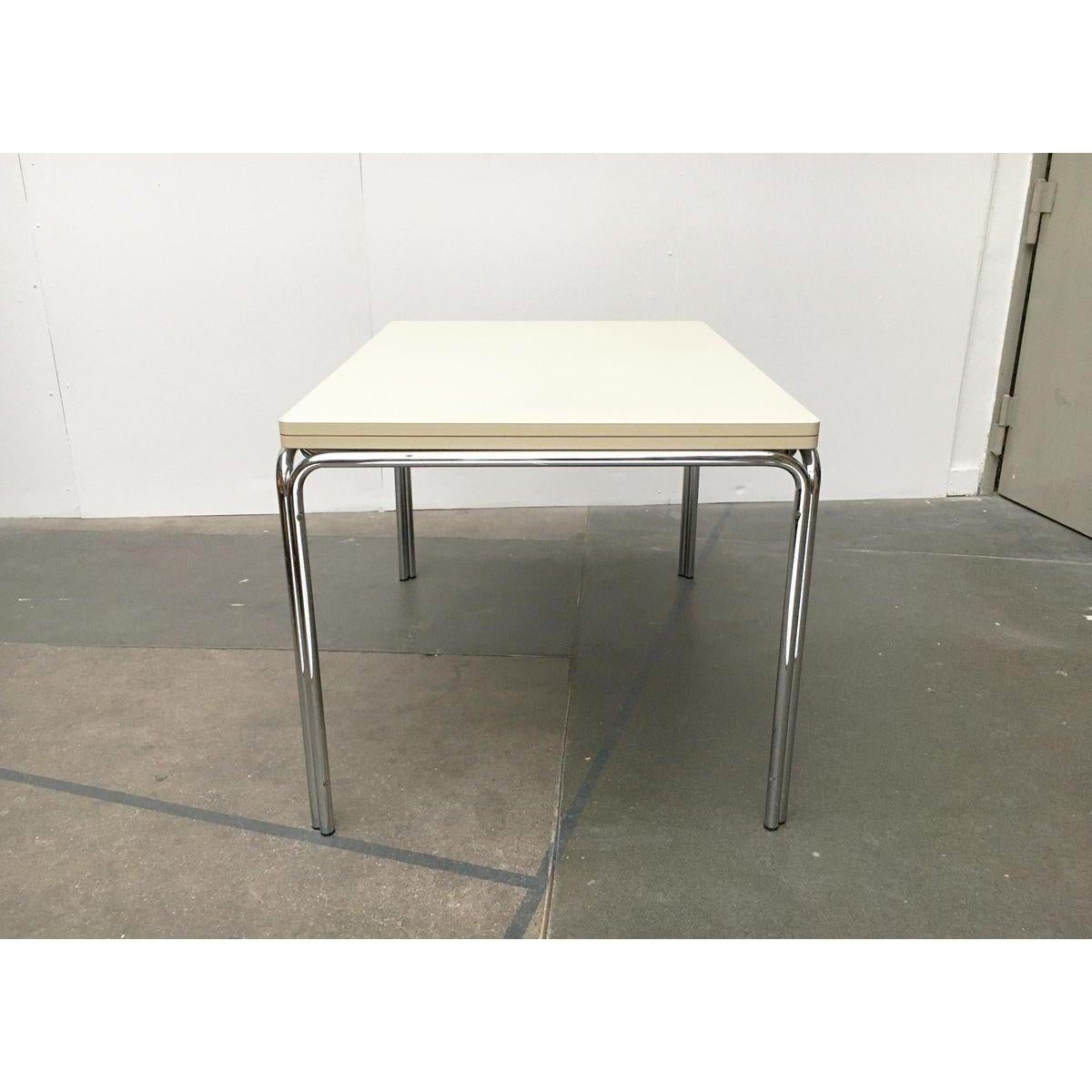 Mid-Century Modern Table de salle à manger extensible du milieu du siècle, Läsko Studioform International, années 1960 en vente
