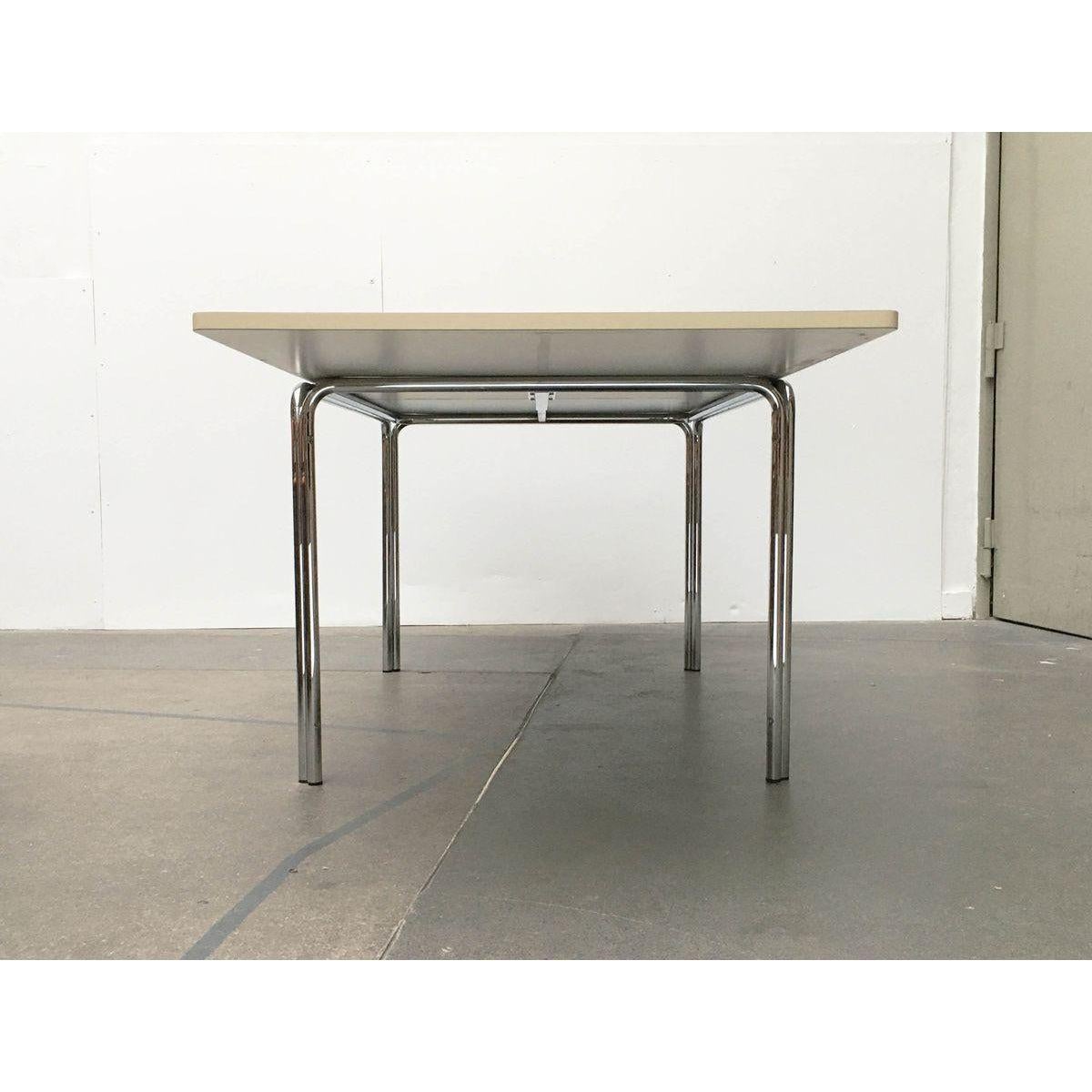 20ième siècle Table de salle à manger extensible du milieu du siècle, Läsko Studioform International, années 1960 en vente