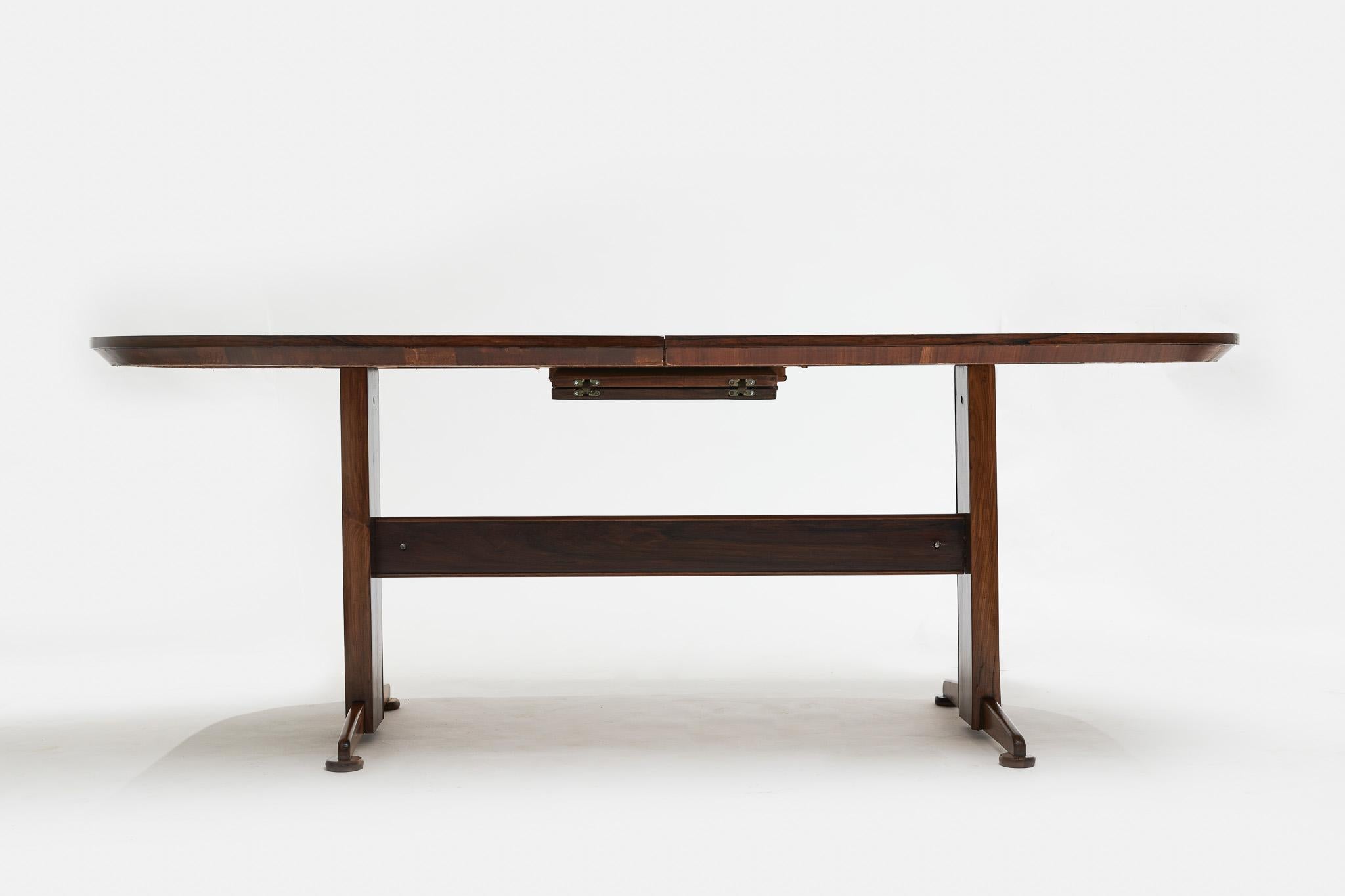 Mid-Century Modern Dining Table in Hardwood by Novo Rumo, 1960s, Brazil In Good Condition In New York, NY