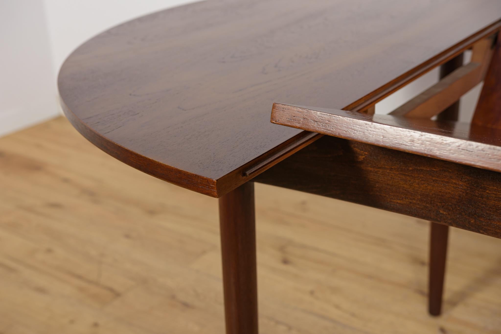 Mid-Century Extendable Dining Table in Teak from G-Plan, United Knigdom, 1960s For Sale 8