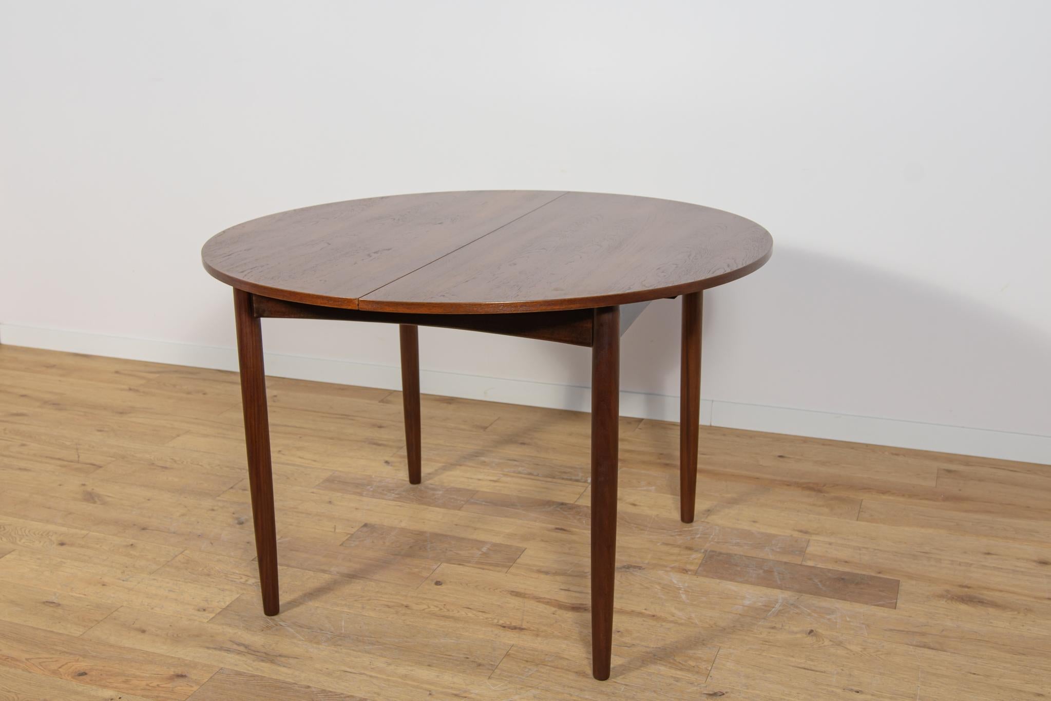 Woodwork Mid-Century Extendable Dining Table in Teak from G-Plan, United Knigdom, 1960s For Sale