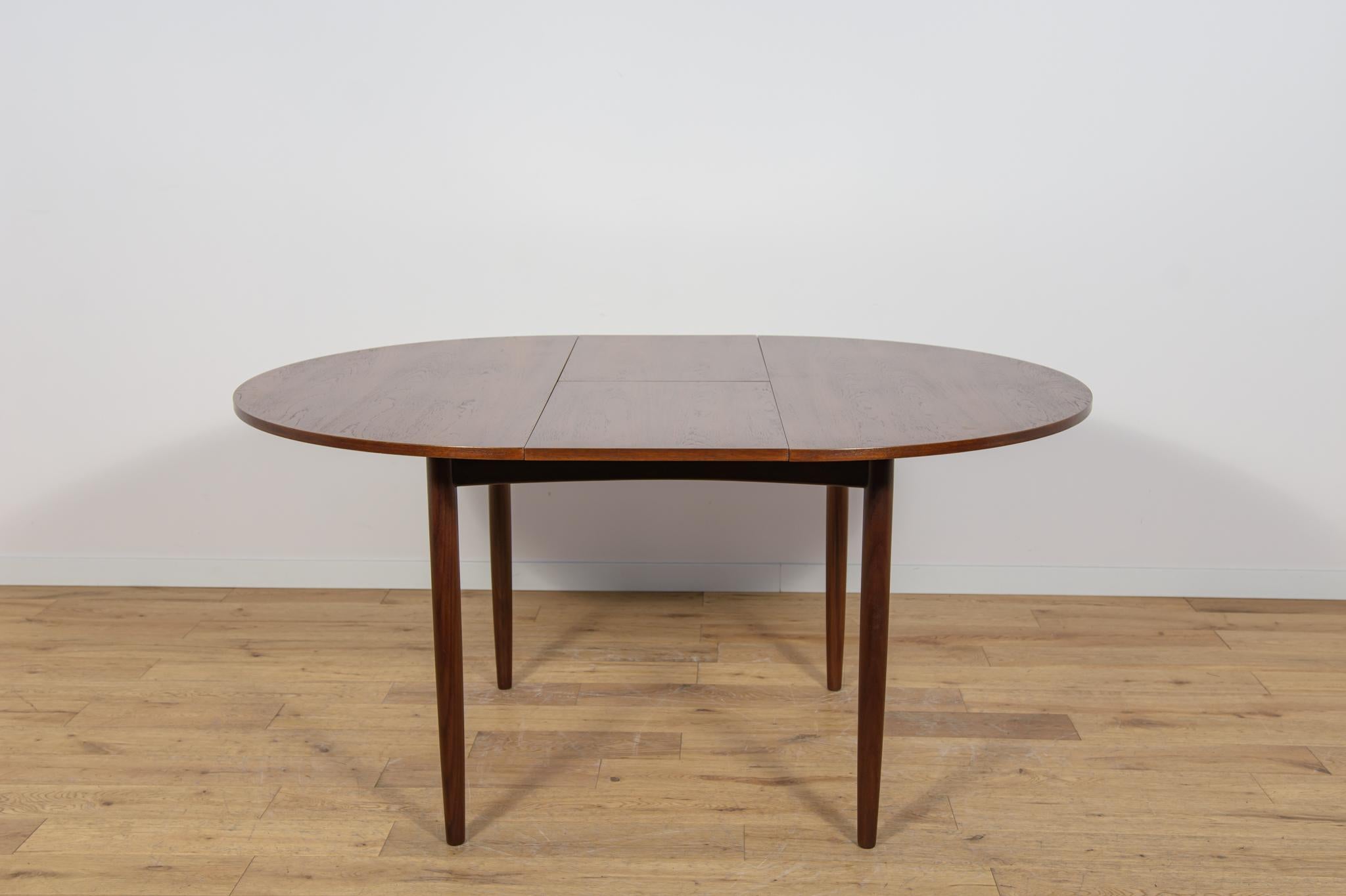 Mid-Century Extendable Dining Table in Teak from G-Plan, United Knigdom, 1960s In Excellent Condition For Sale In GNIEZNO, 30