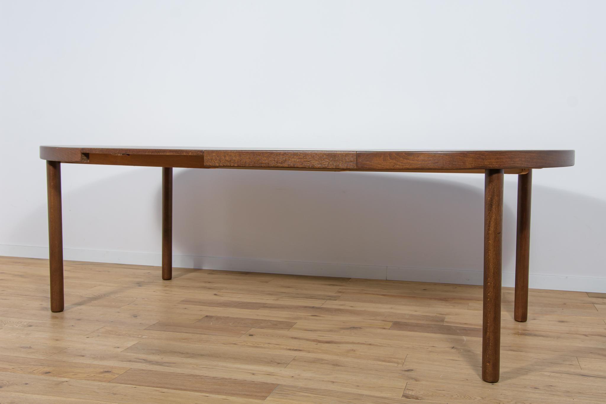 Mid-Century Extendable Oak Dining Table by Kai Kristiansen . For Sale 4