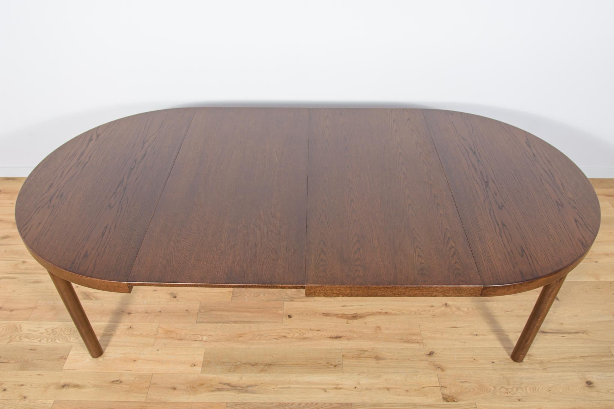 Mid-Century Extendable Oak Dining Table by Kai Kristiansen . For Sale 2