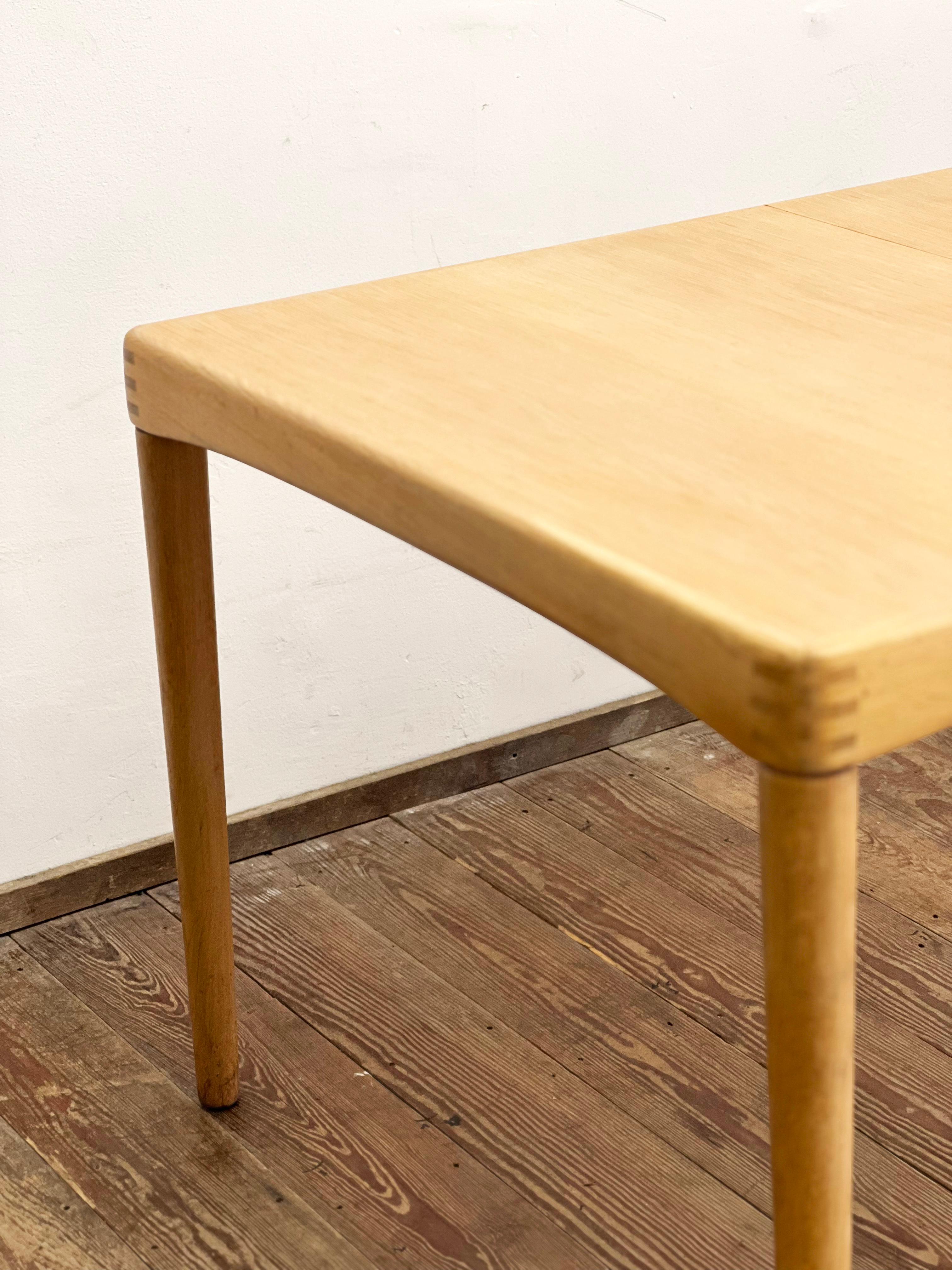 Mid-Century Extendable Oak Wood Dining Table, H.W. Klein for Bramin, Denmark For Sale 3