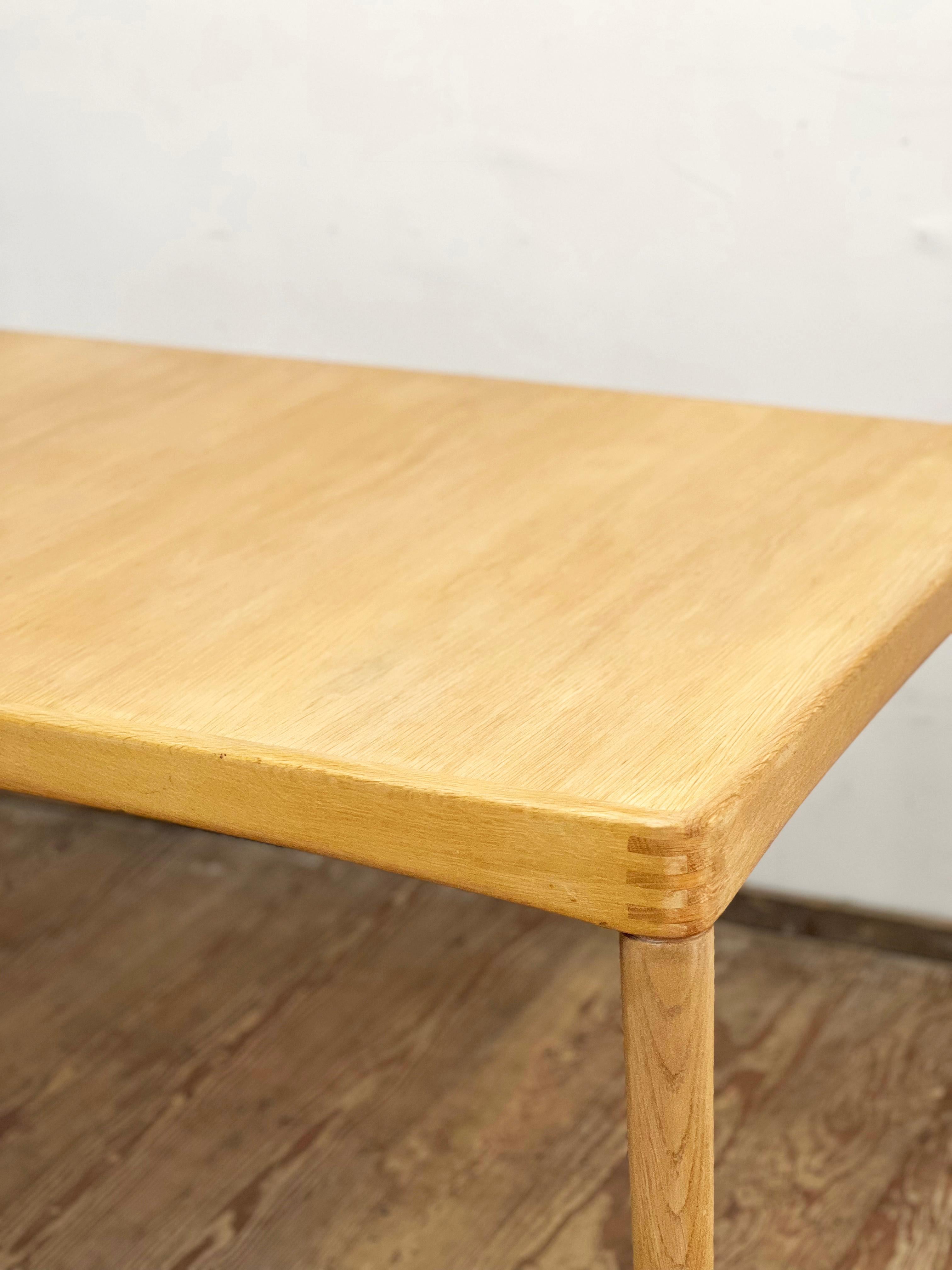 Mid-Century Extendable Oak Wood Dining Table, H.W. Klein for Bramin, Denmark For Sale 4