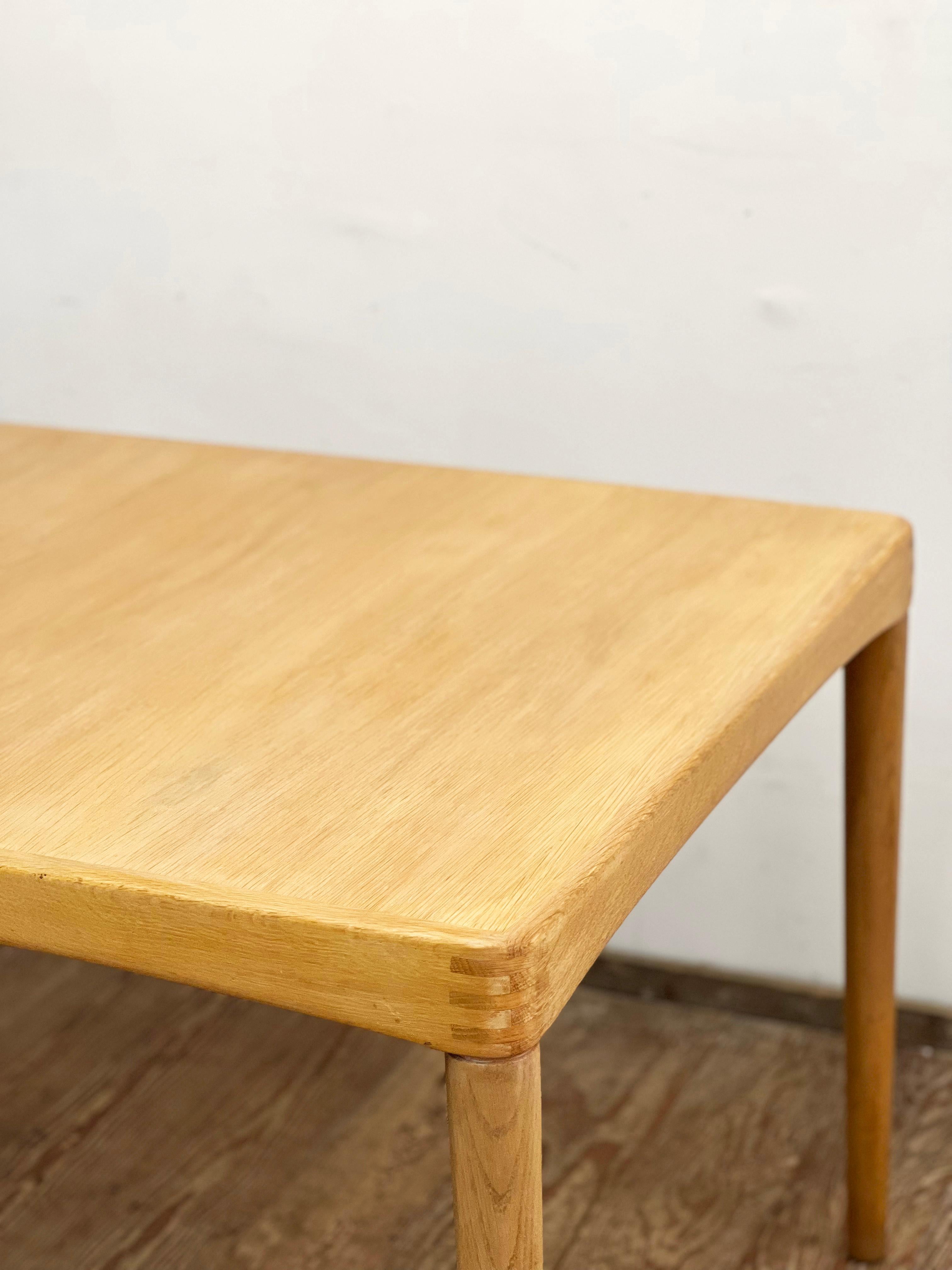 Mid-Century Extendable Oak Wood Dining Table, H.W. Klein for Bramin, Denmark For Sale 5