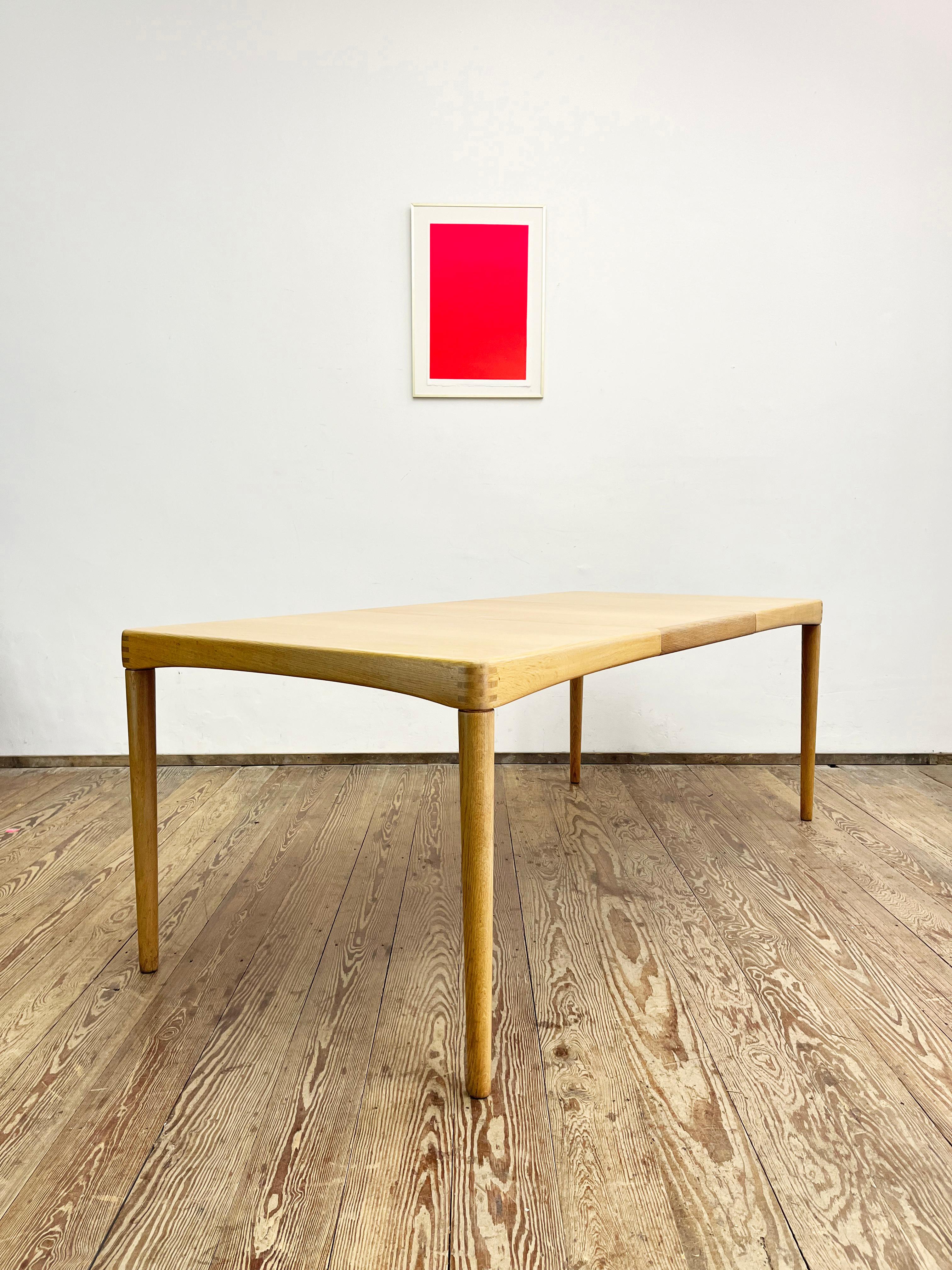 Mid-Century Extendable Oak Wood Dining Table, H.W. Klein for Bramin, Denmark For Sale 1