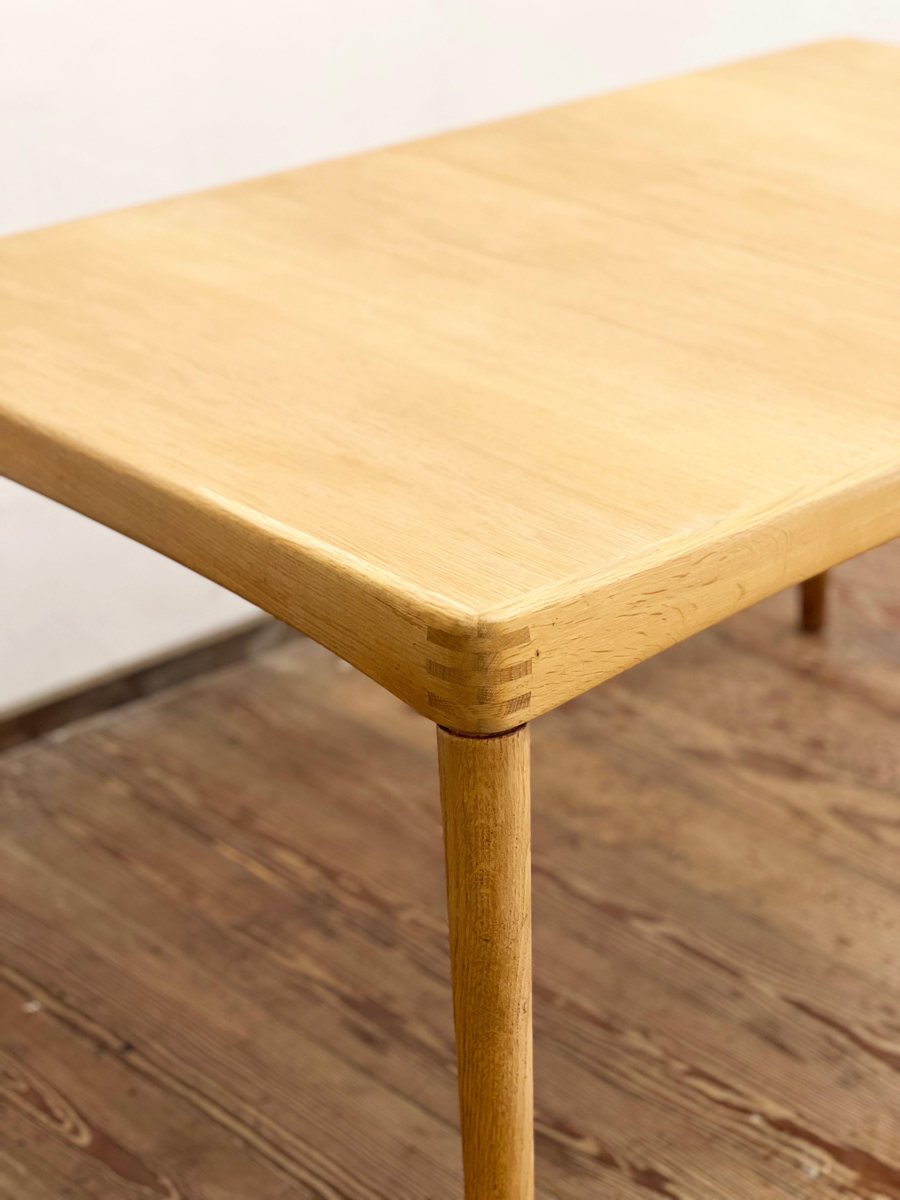 Mid-Century Extendable Oak Wood Dining Table, H.W. Klein for Bramin, Denmark For Sale 2