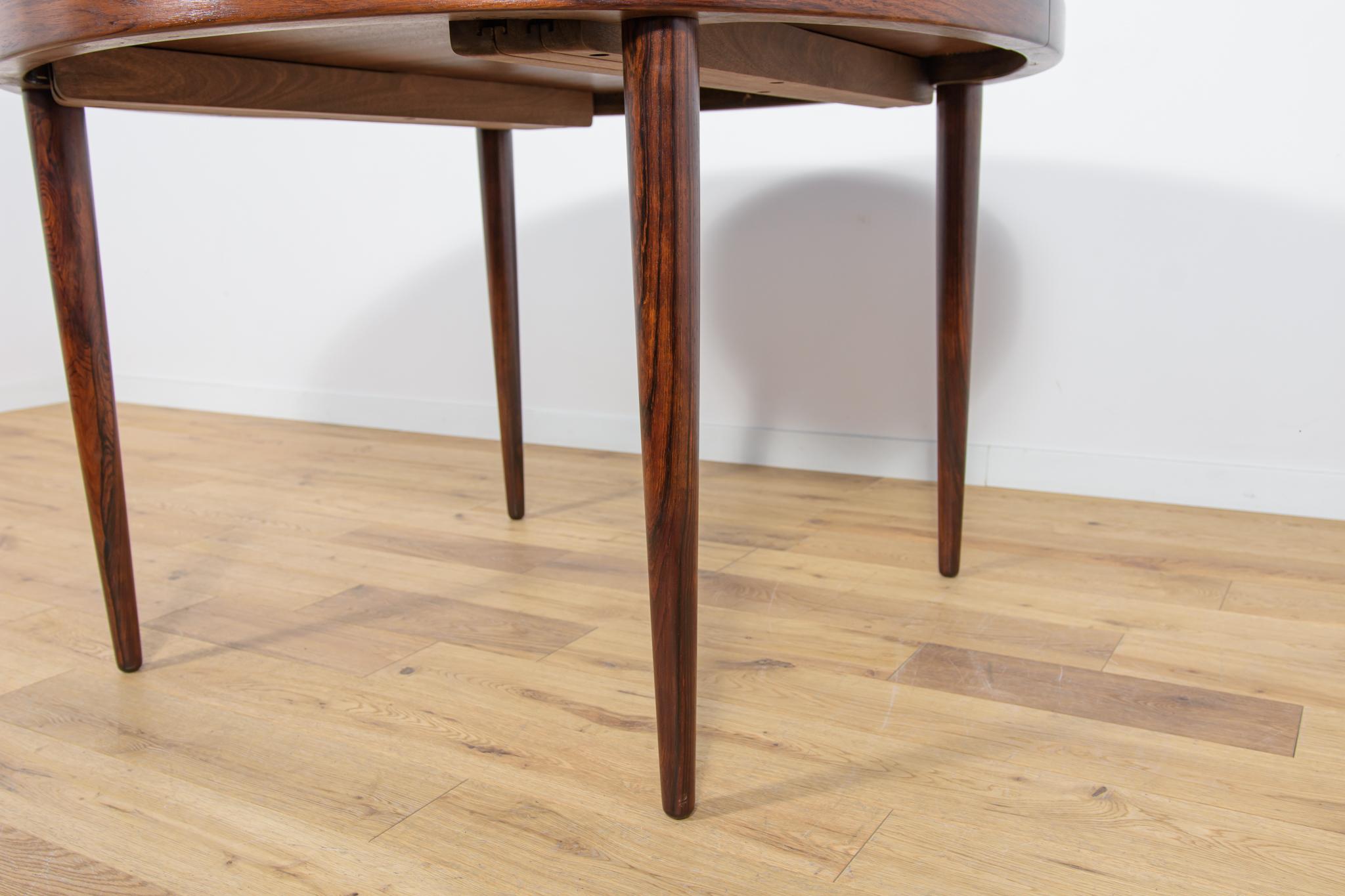  Table de salle à manger extensible en bois de rose du milieu du siècle dernier par Kai Kristiansen pour Feldballes  en vente 7