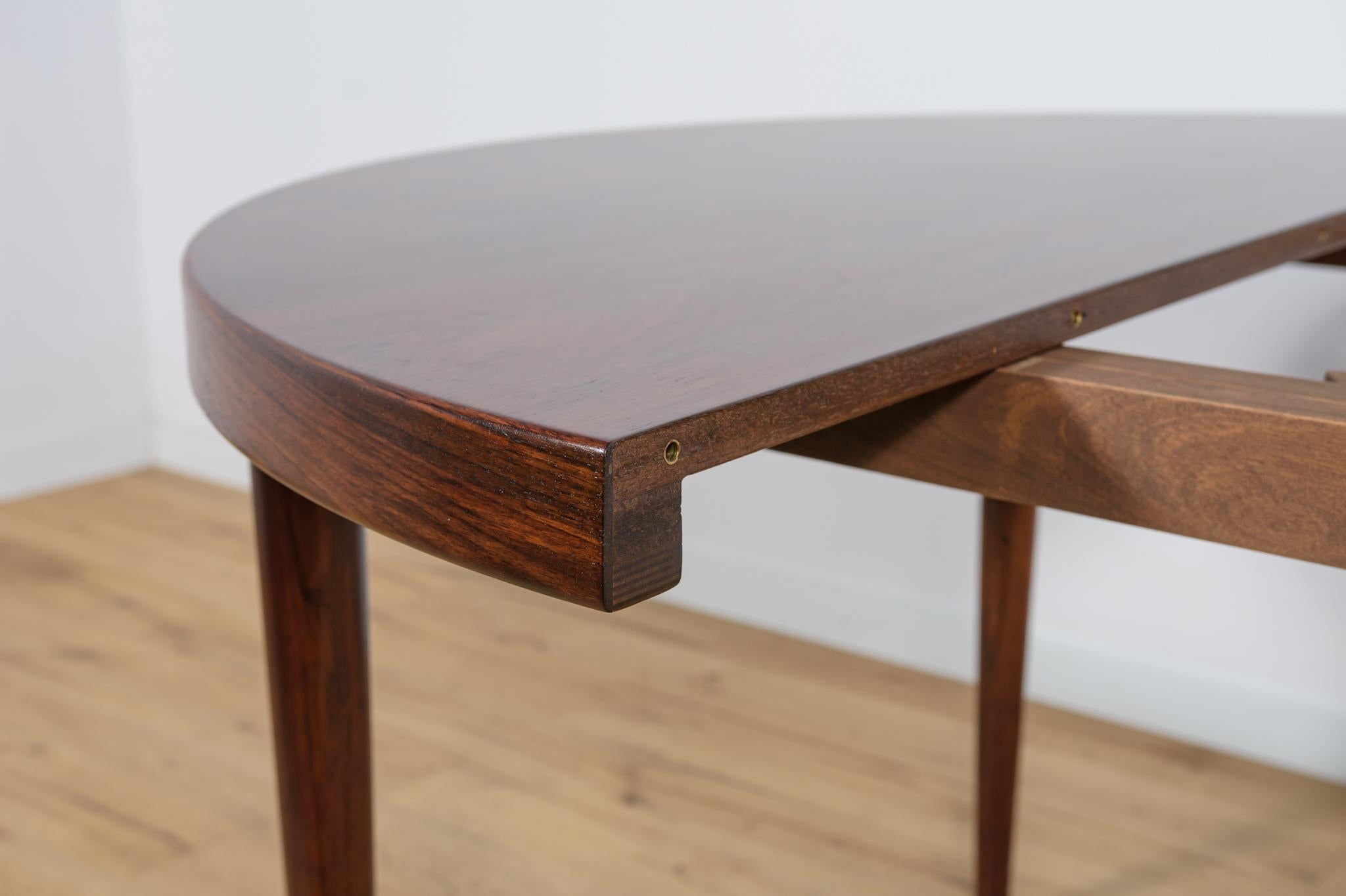  Mid-Century Extendable Rosewood Dining Table by Kai Kristiansen for Feldballes  For Sale 11