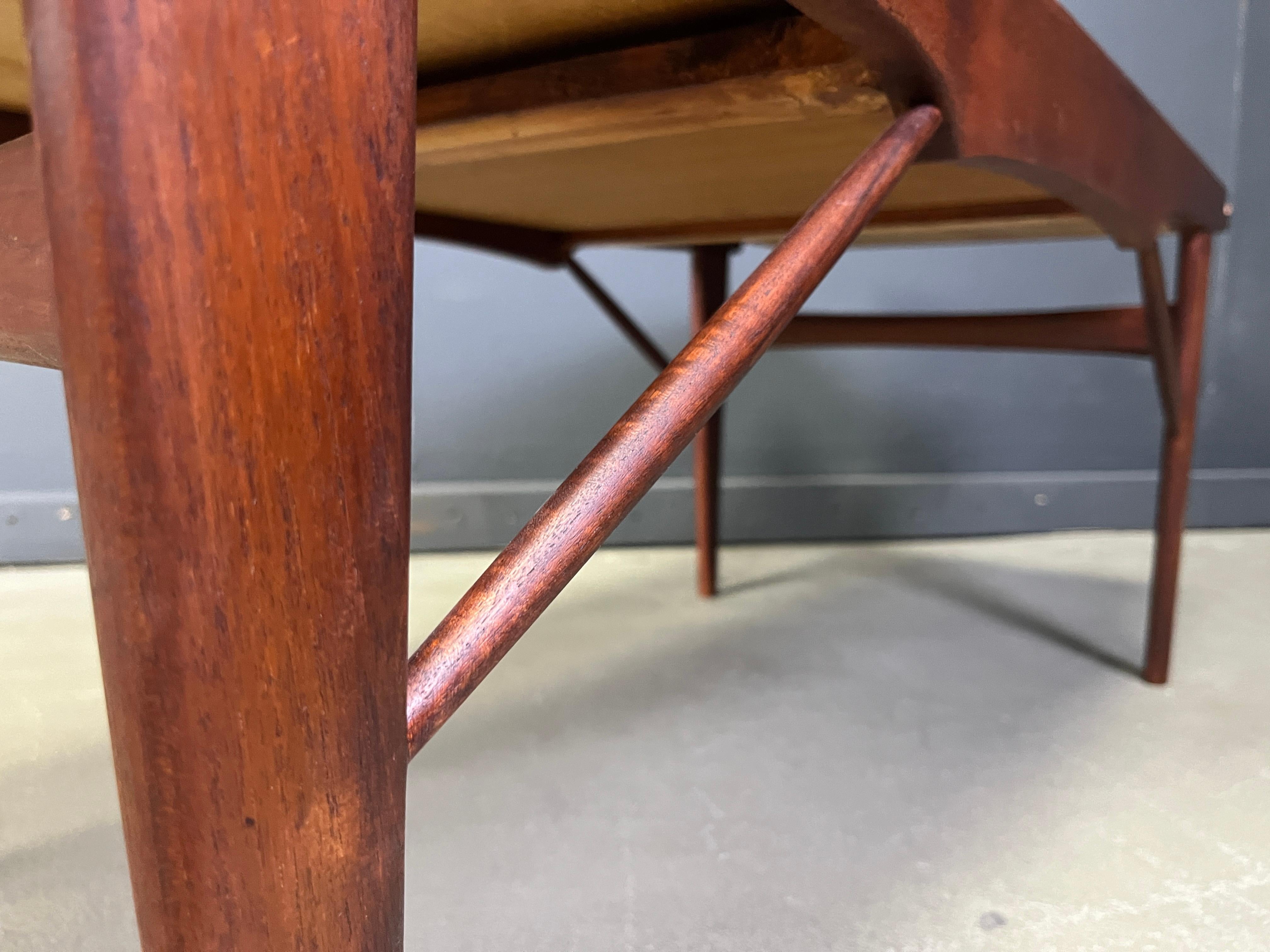 Mesa de centro extensible de teca de mediados de siglo, años 60 Moderno de mediados de siglo en venta