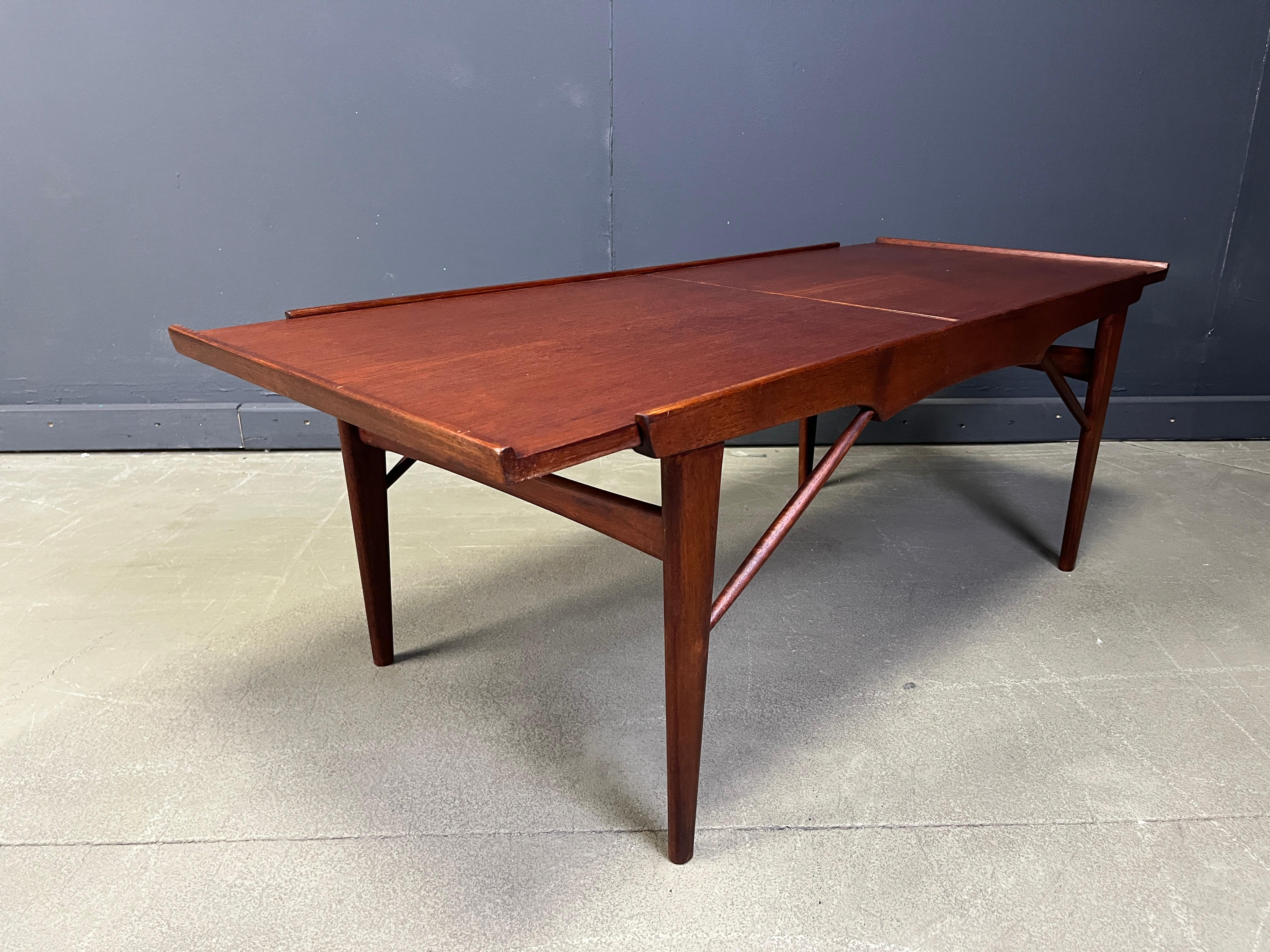 Mesa de centro extensible de teca de mediados de siglo, años 60 en Bueno estado para la venta en Leuven, Vlaams Gewest
