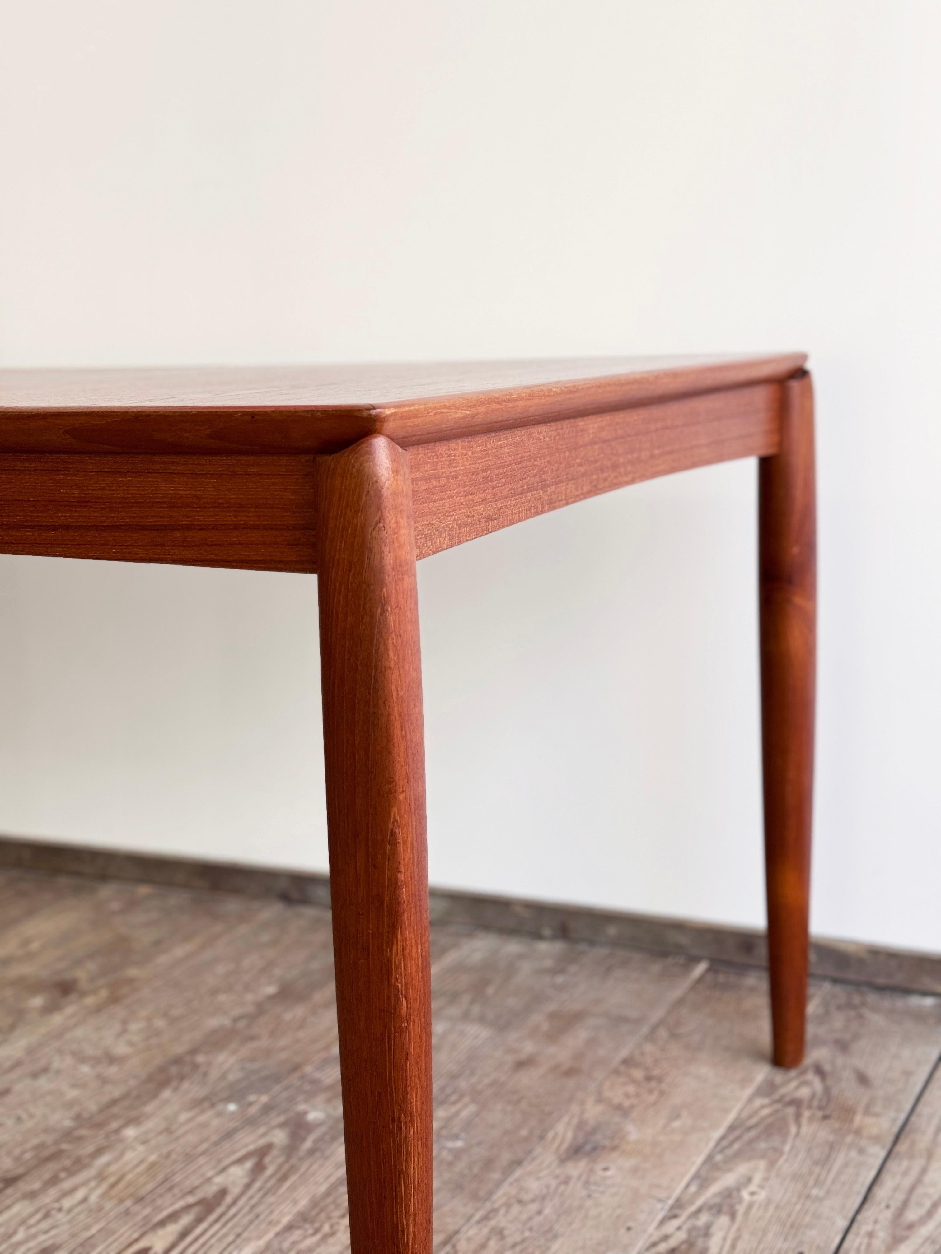 Mid-Century Extendable Teak Dining Table, Danish Design by H.W. Klein for Bramin For Sale 3
