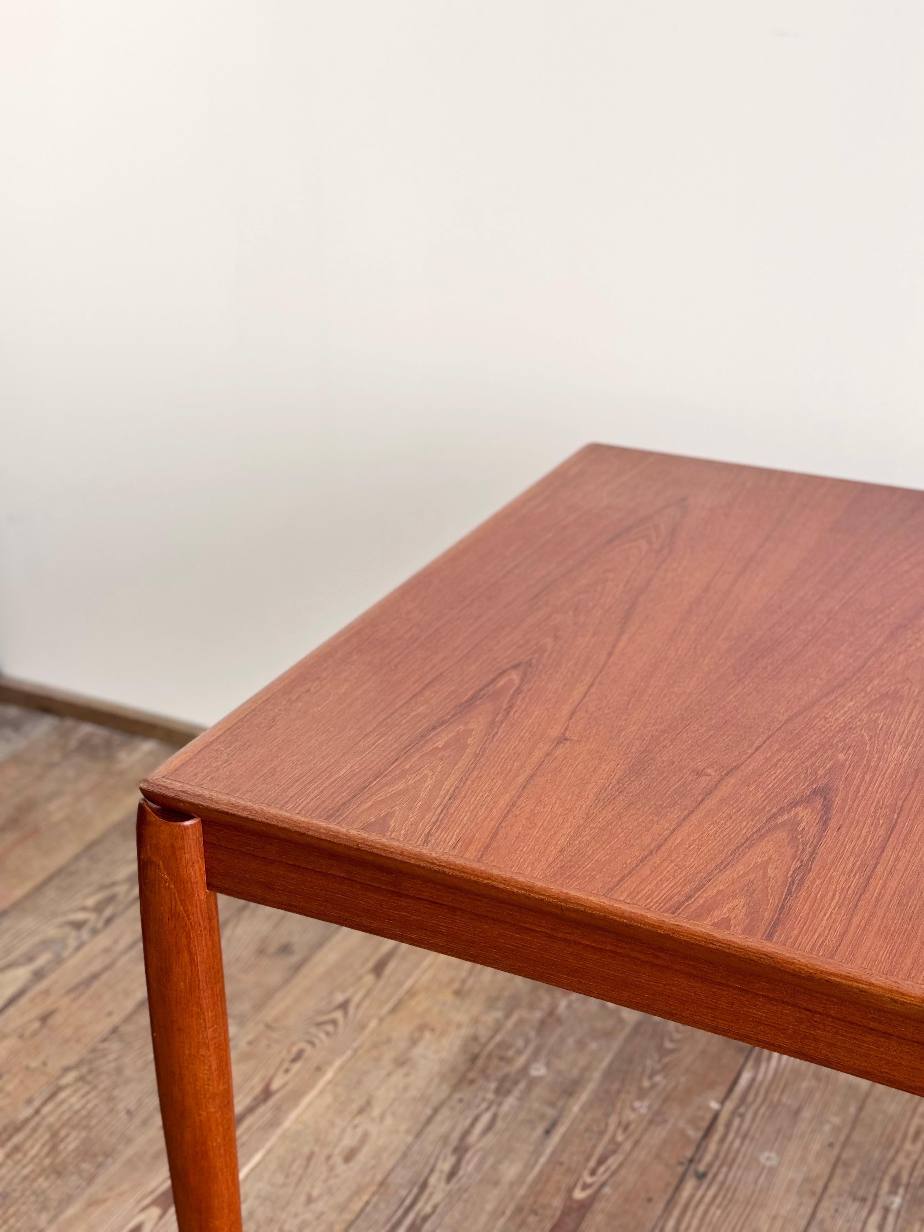 Mid-Century Extendable Teak Dining Table, Danish Design by H.W. Klein for Bramin For Sale 6
