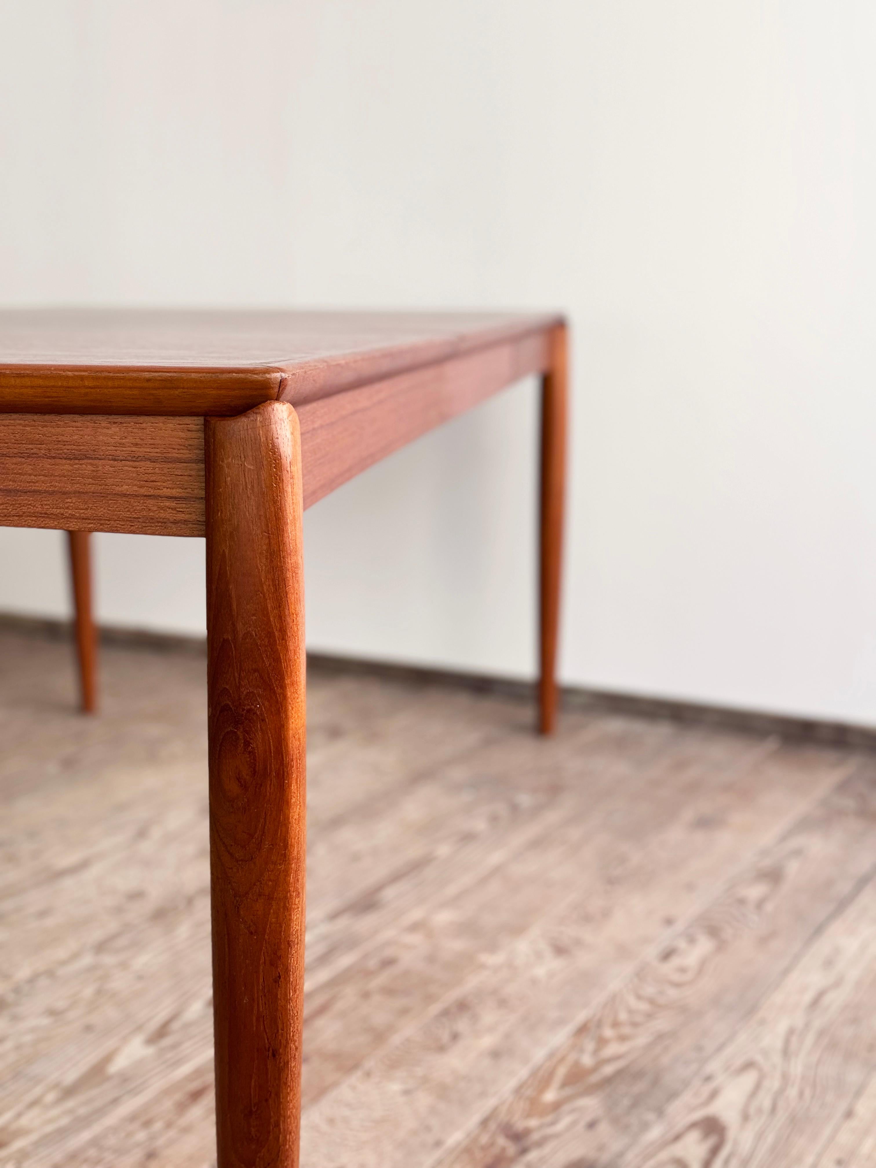 Mid-Century Extendable Teak Dining Table, Danish Design by H.W. Klein for Bramin For Sale 7
