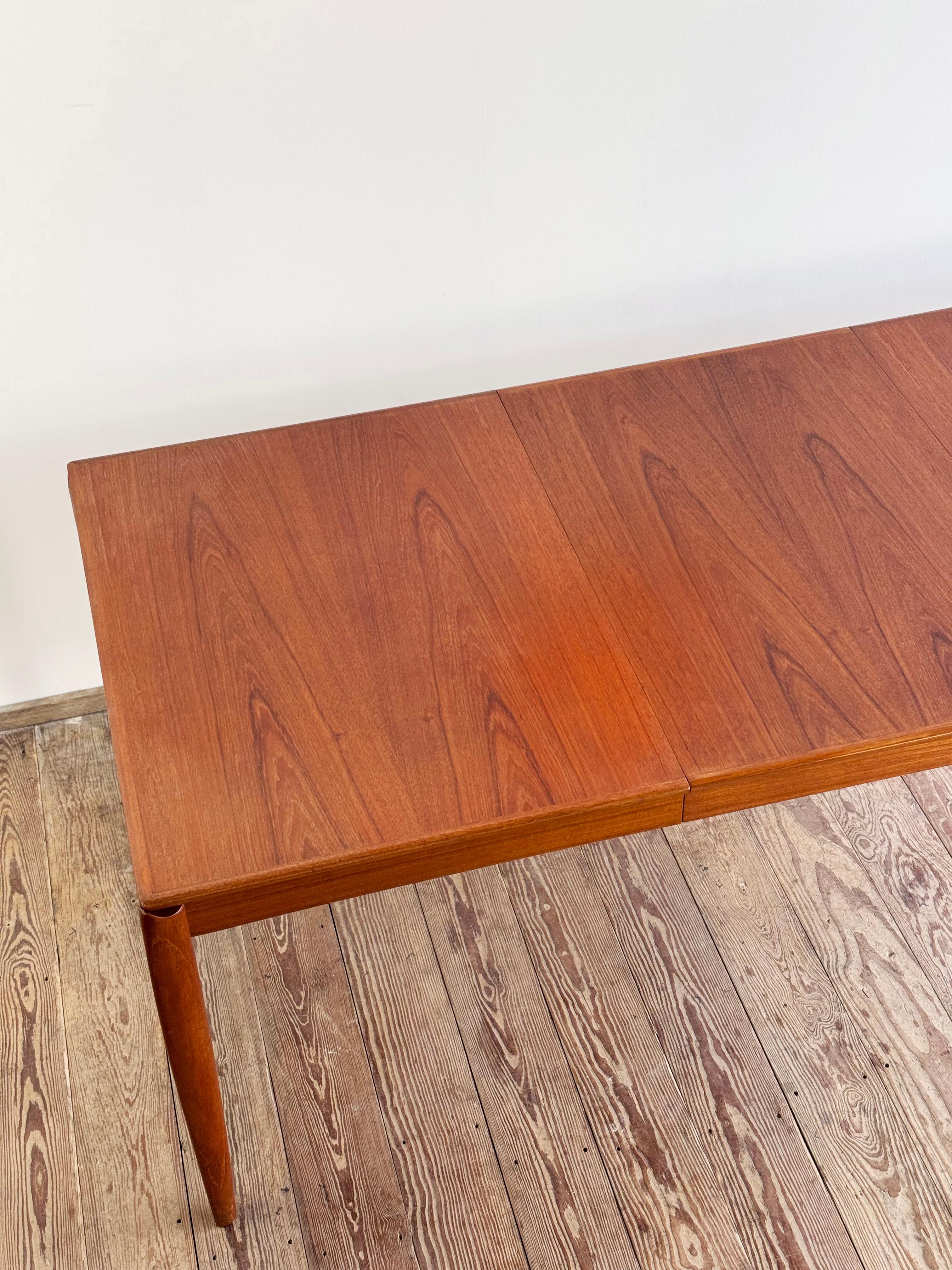 Mid-Century Extendable Teak Dining Table, Danish Design by H.W. Klein for Bramin For Sale 10