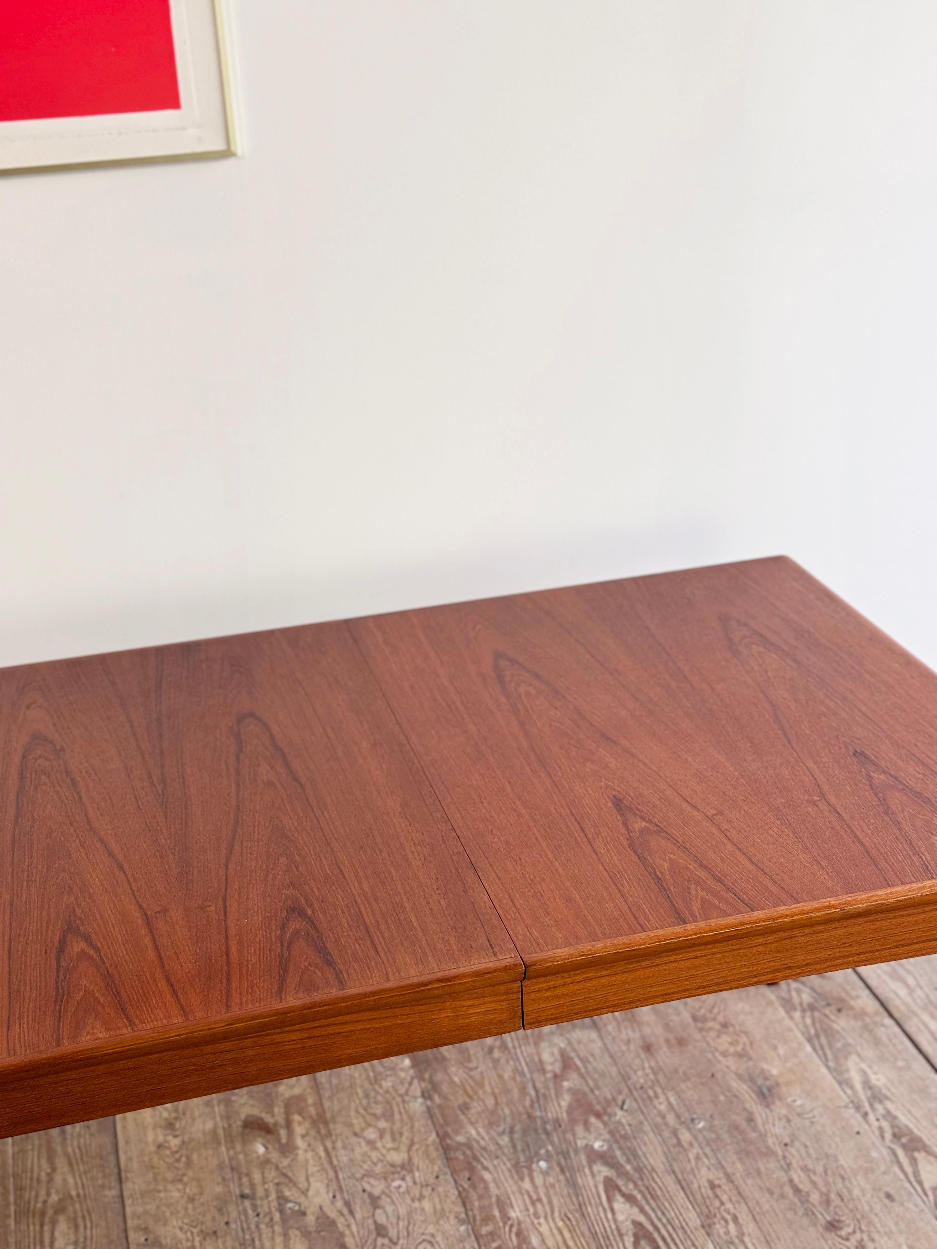Mid-Century Extendable Teak Dining Table, Danish Design by H.W. Klein for Bramin For Sale 13