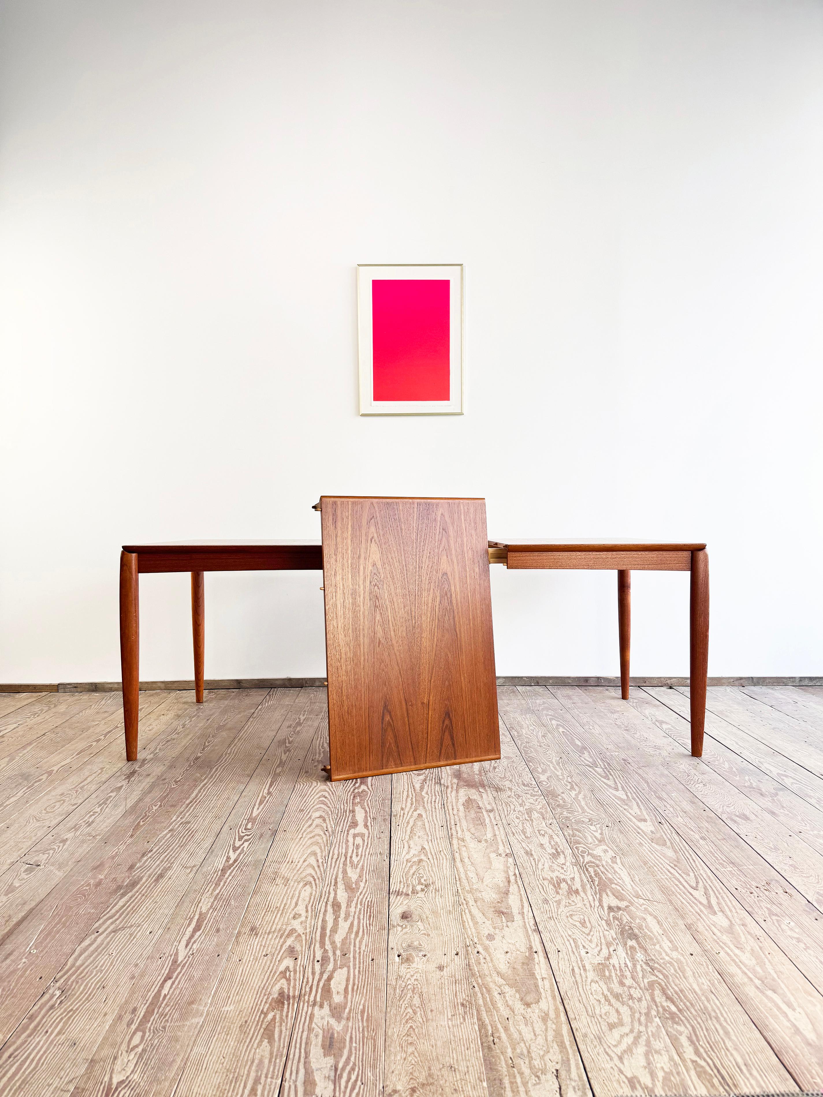 Oak Mid-Century Extendable Teak Dining Table, Danish Design by H.W. Klein for Bramin For Sale