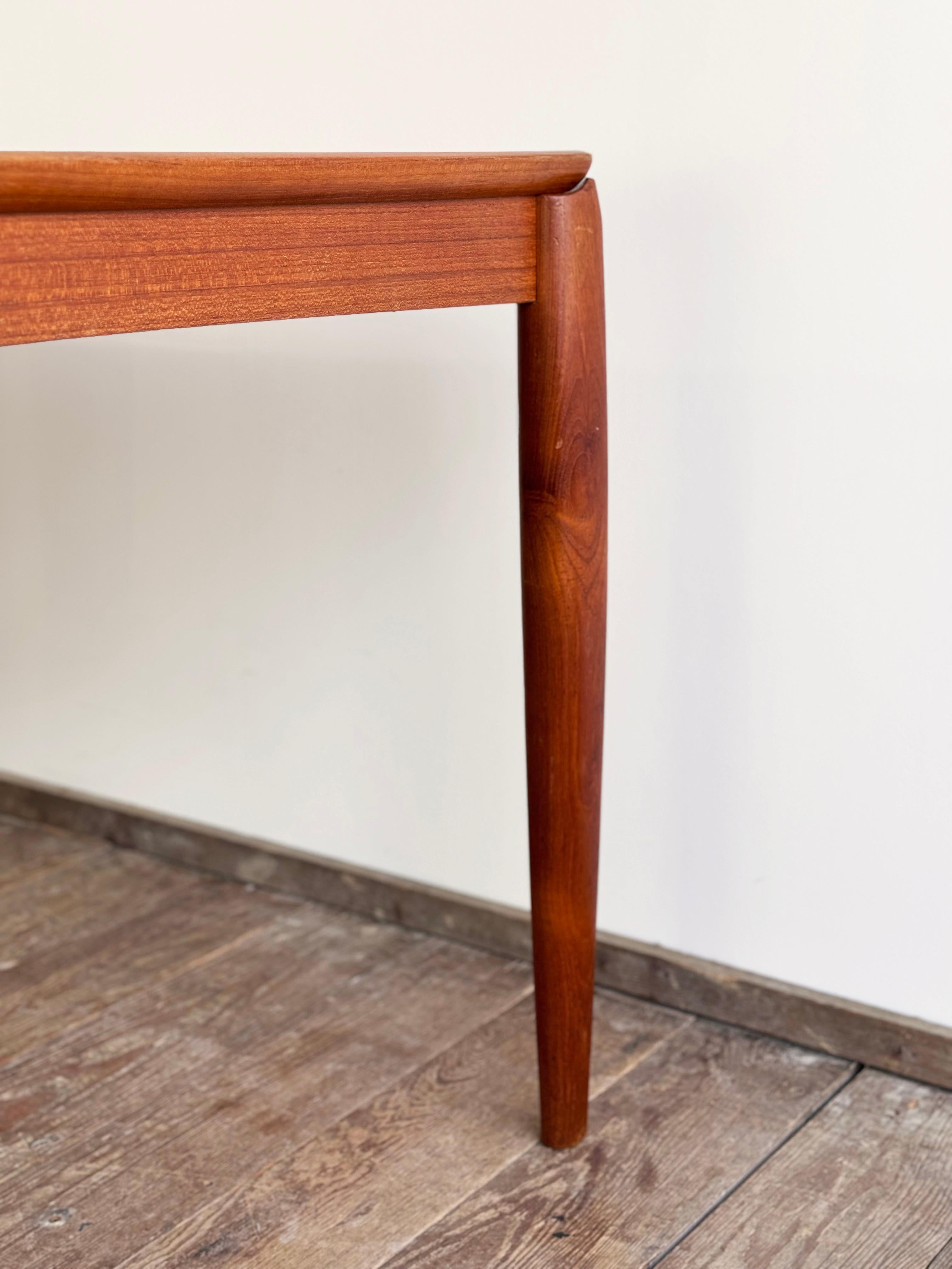 Mid-Century Extendable Teak Dining Table, Danish Design by H.W. Klein for Bramin For Sale 2