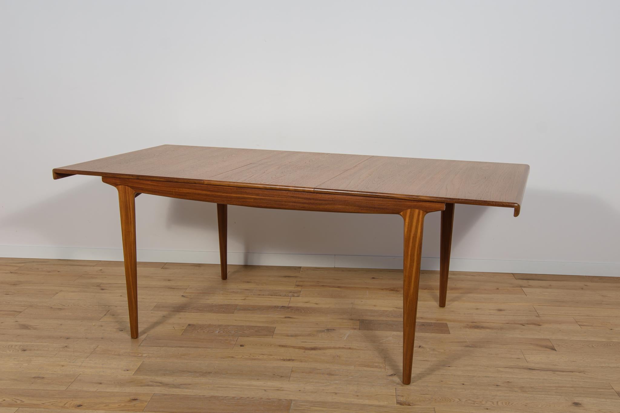 Ausziehbarer Teakholz-Esstisch aus der Mitte des Jahrhunderts von Younger, United Knigdom, 1960er Jahre im Angebot 3