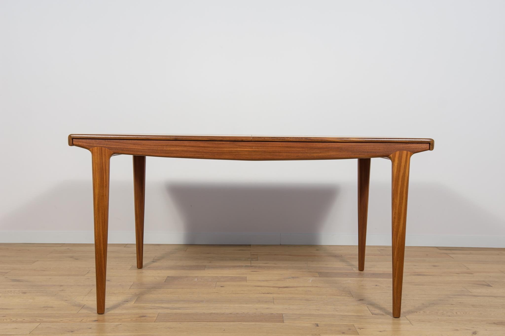 Ausziehbarer Teakholz-Esstisch aus der Mitte des Jahrhunderts von Younger, United Knigdom, 1960er Jahre (Moderne der Mitte des Jahrhunderts) im Angebot