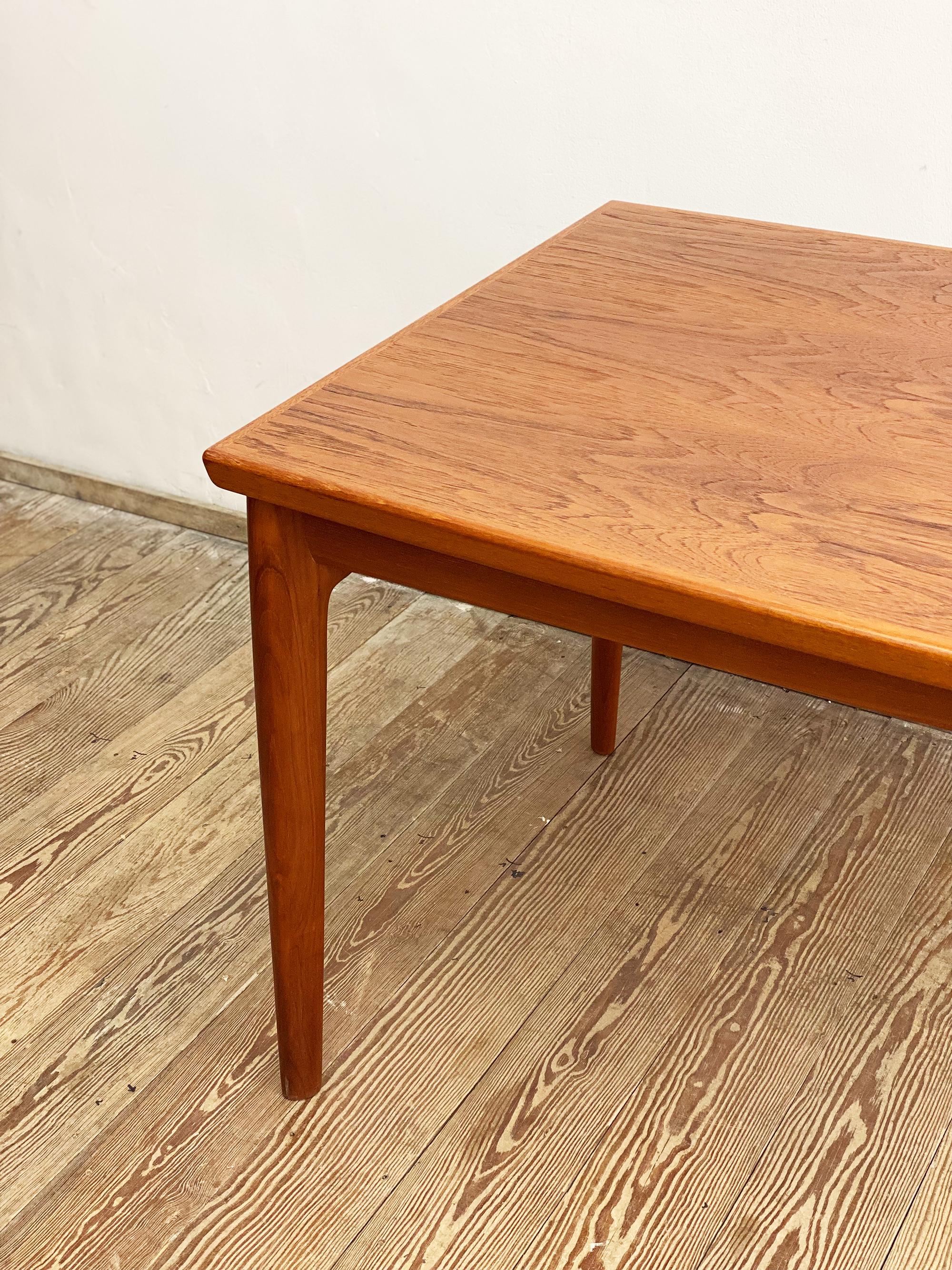 Mid-Century Extendable Teak Dining Table, Grete Jalk, Glostrup, Denmark, 1950s In Good Condition For Sale In München, Bavaria
