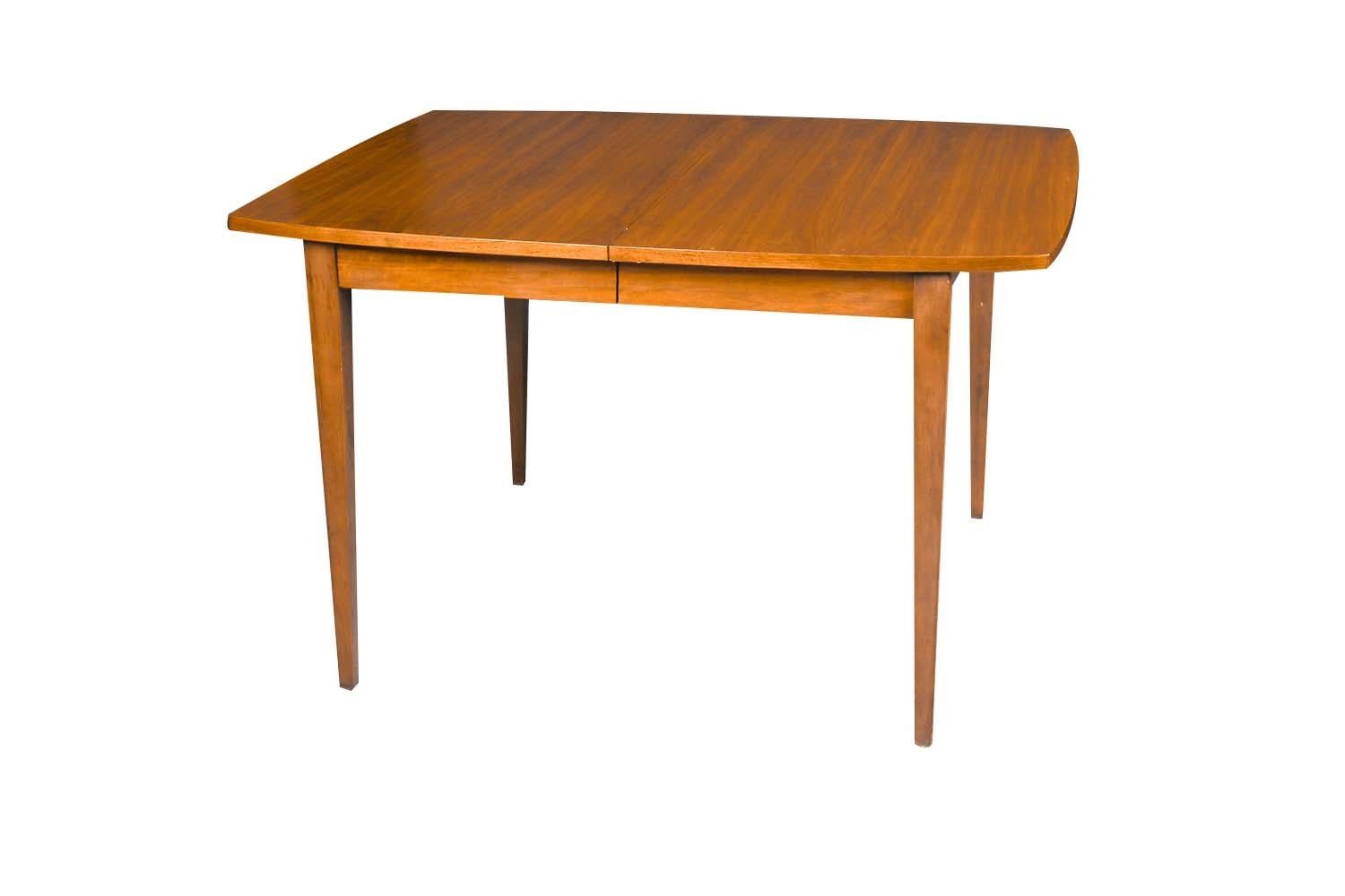 Midcentury Extending Butterfly Leaf Dining Table For Sale at 1stDibs