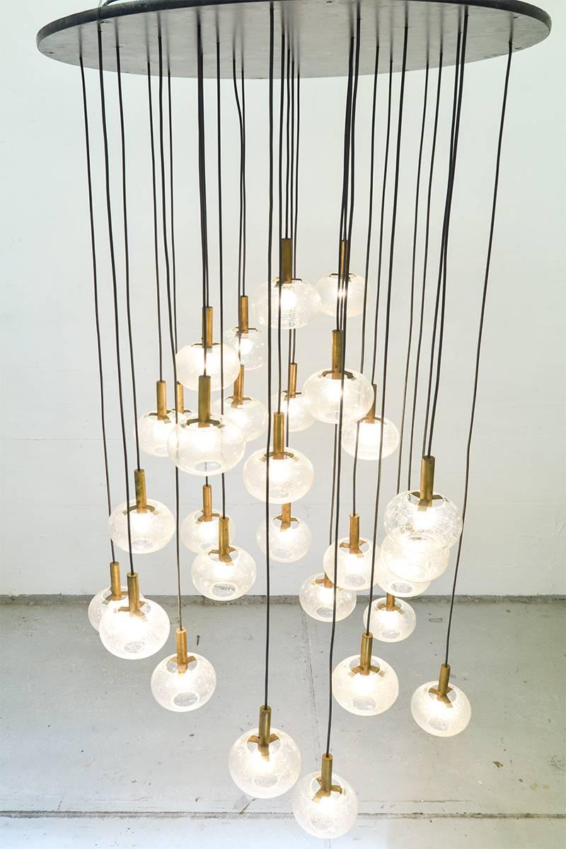Mid-Century Extra Large Italian Brass and Bubble Glass Chandelier, 1960s For Sale 5