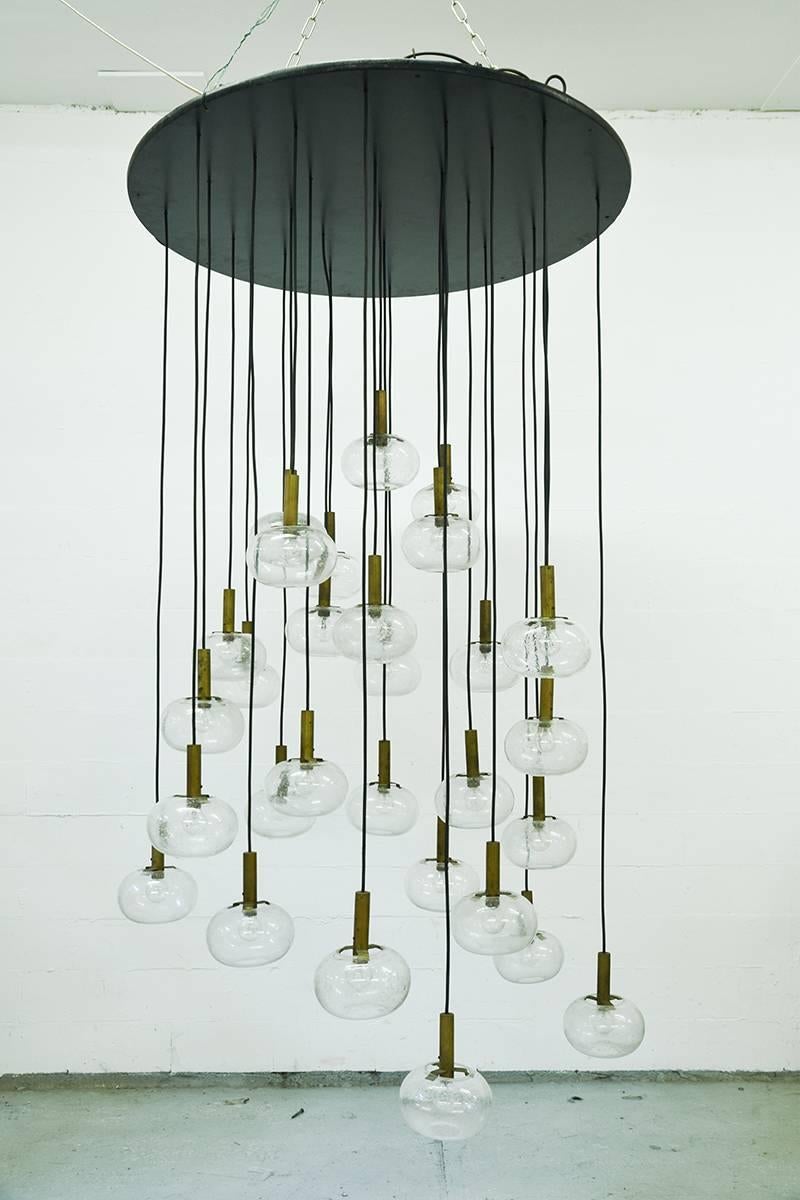 Mid-Century Extra Large Italian Brass and Bubble Glass Chandelier, 1960s For Sale 14