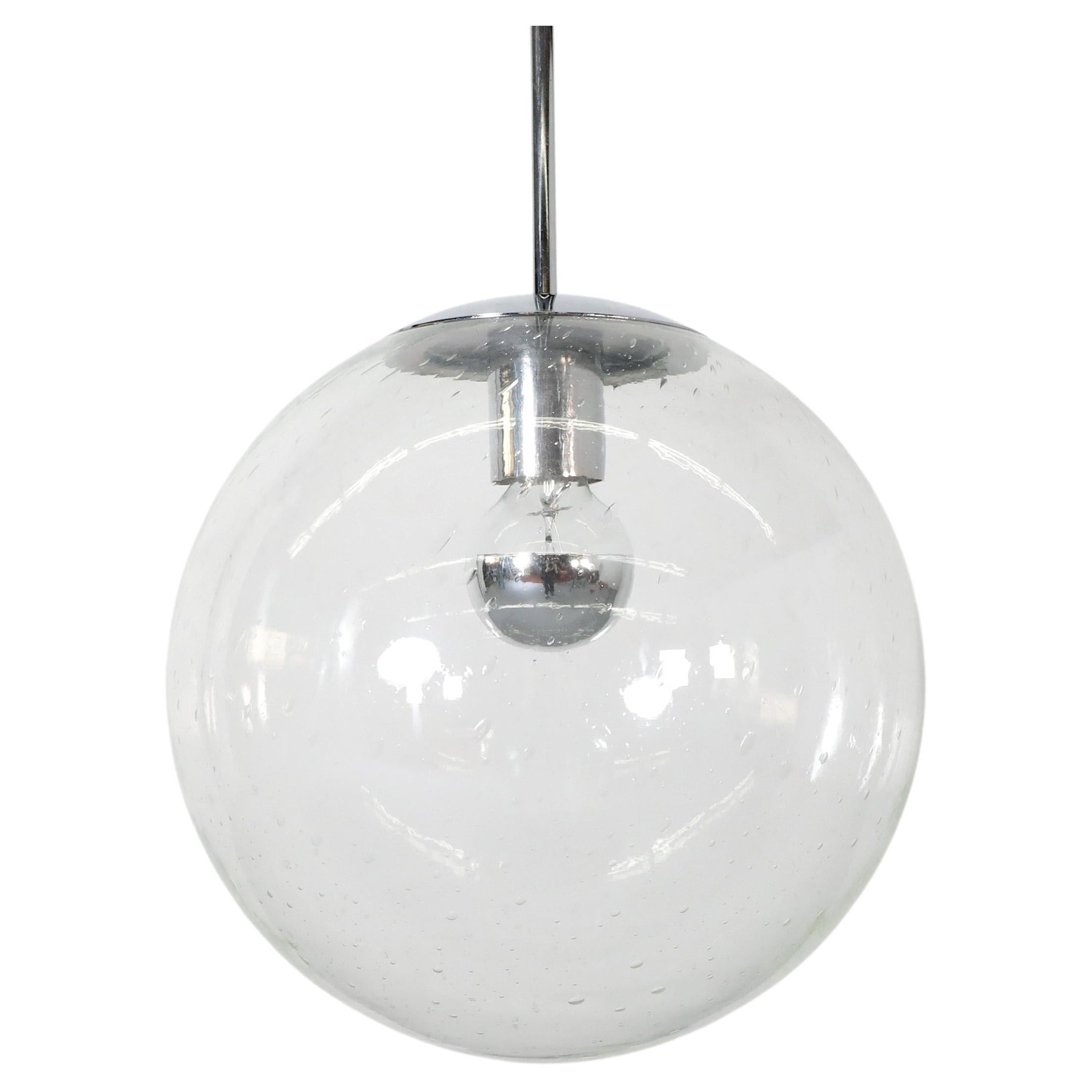 Grande lampe suspendue RAAK en verre soufflé du milieu du siècle dernier en vente