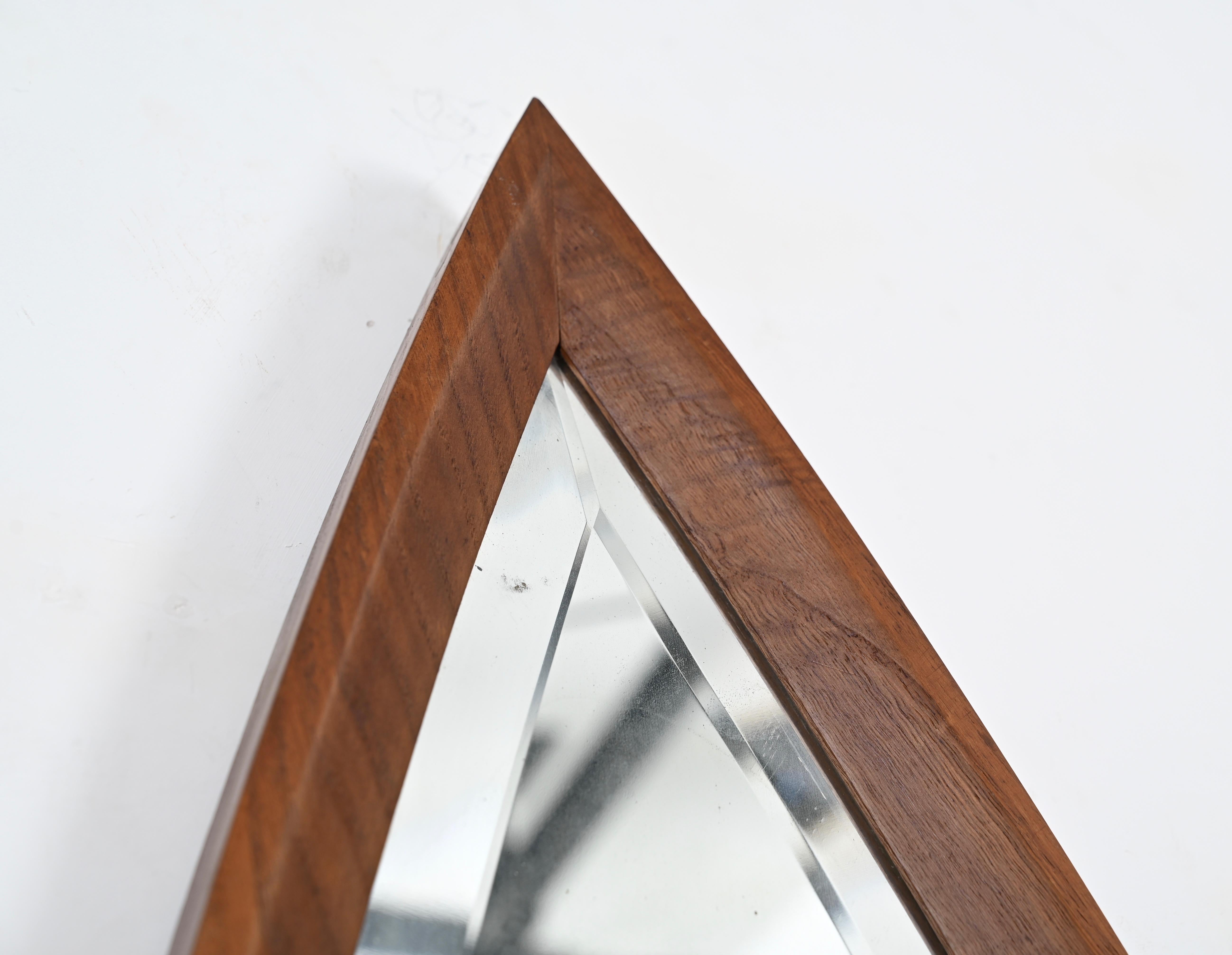 Mid-Century Eye-Shaped Wall Beveled Mirror, Walnut Frame, 1950s Italy  For Sale 4
