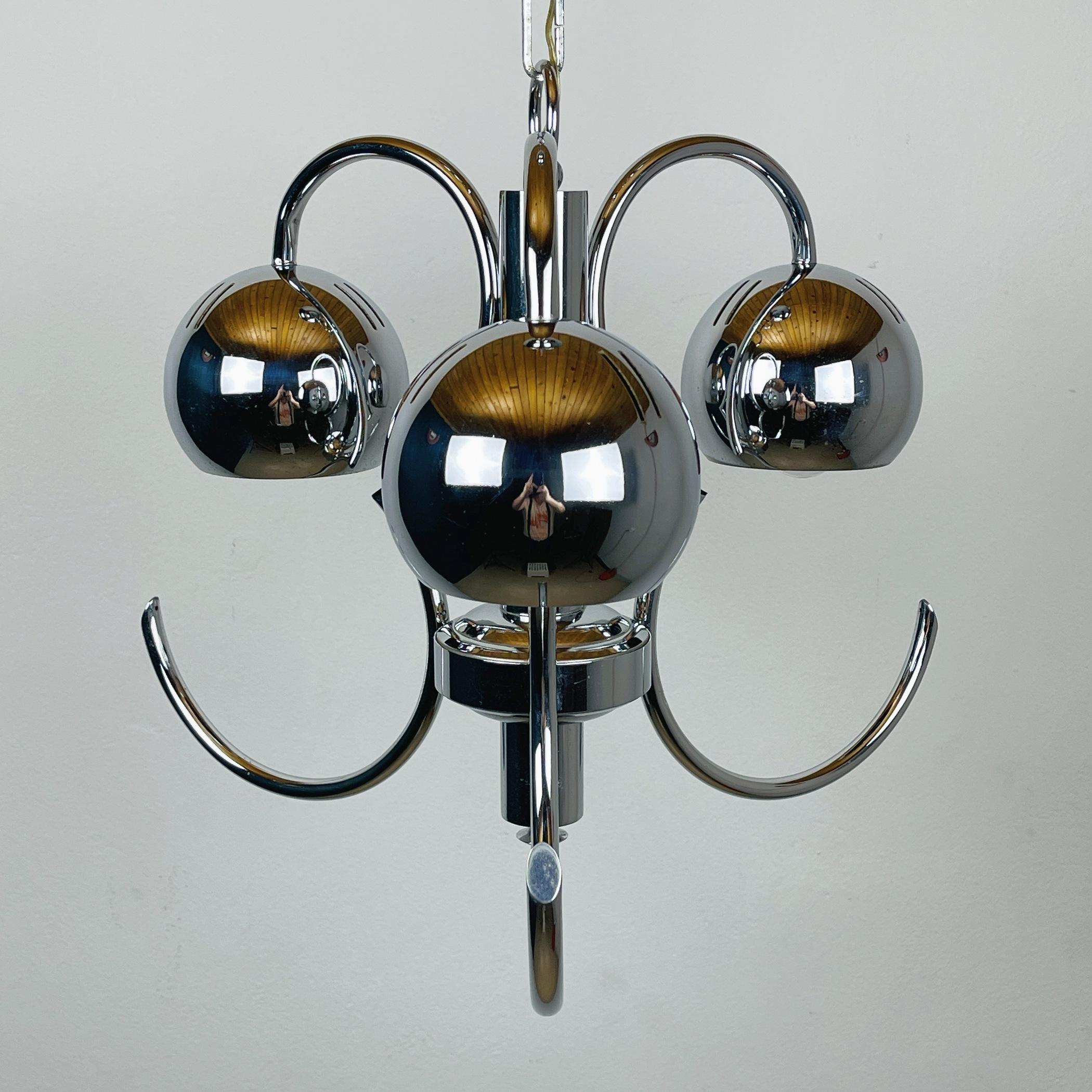 Lampe à suspension oeil de boule en argent du milieu du siècle, Italie, 1970 en vente 4