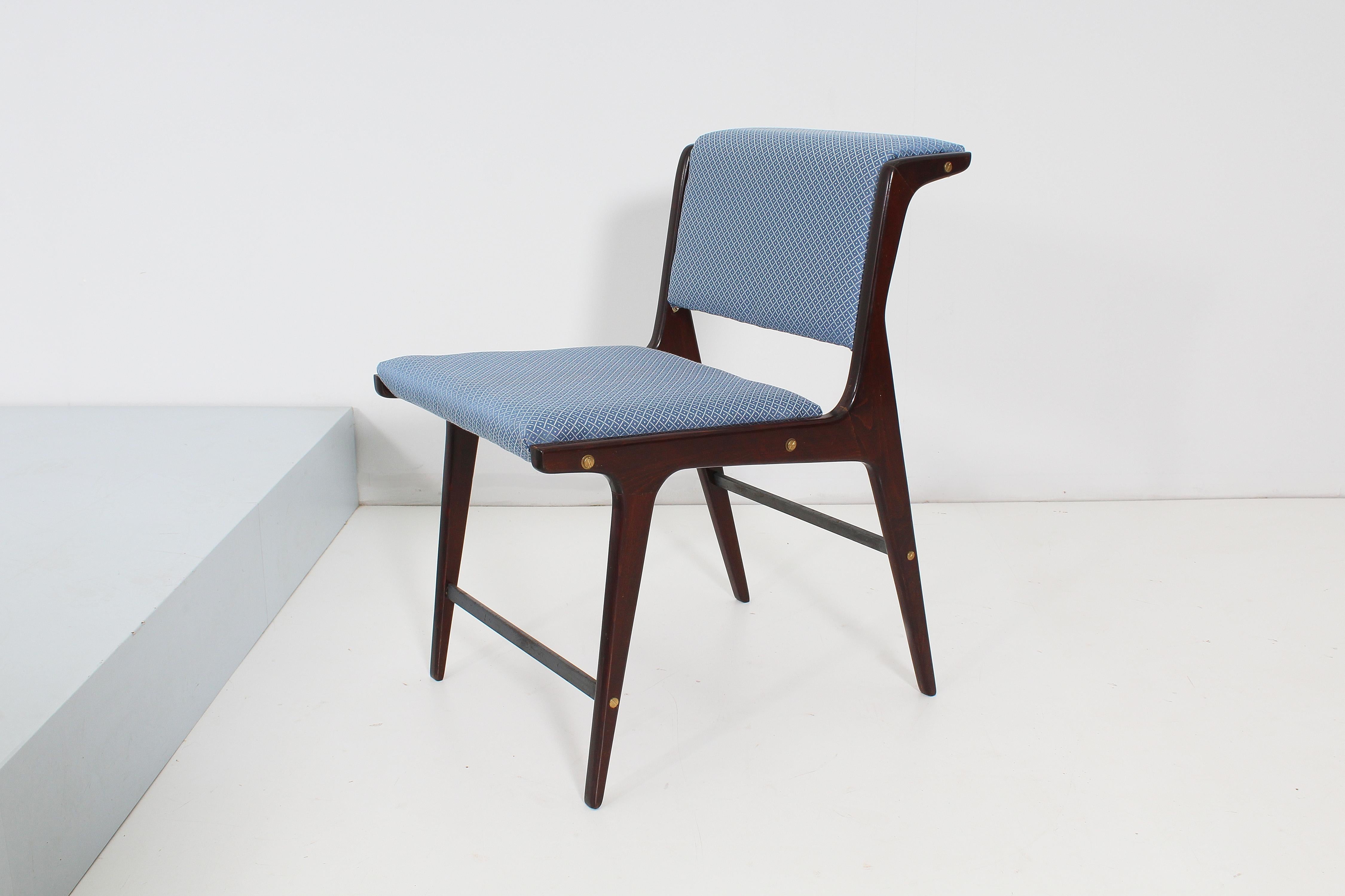 Mid-Century Ezio Minotti Set of 6 Wood and Blue Fabric Chairs Italy 50s In Excellent Condition For Sale In Palermo, IT