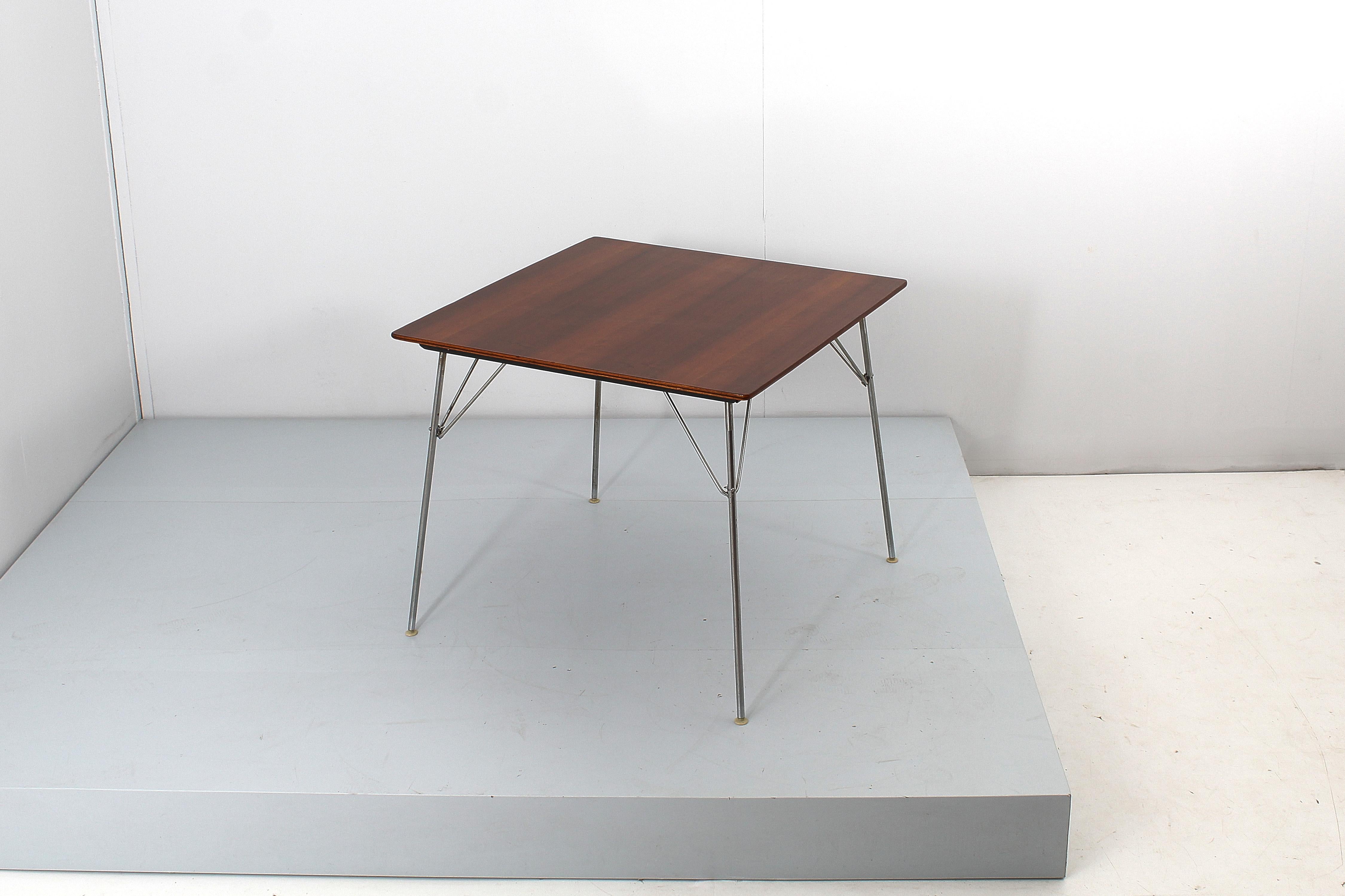 Midcentury F. Knoll for Knoll Int. Wooden Folding Square Table, Italy 60s For Sale 5