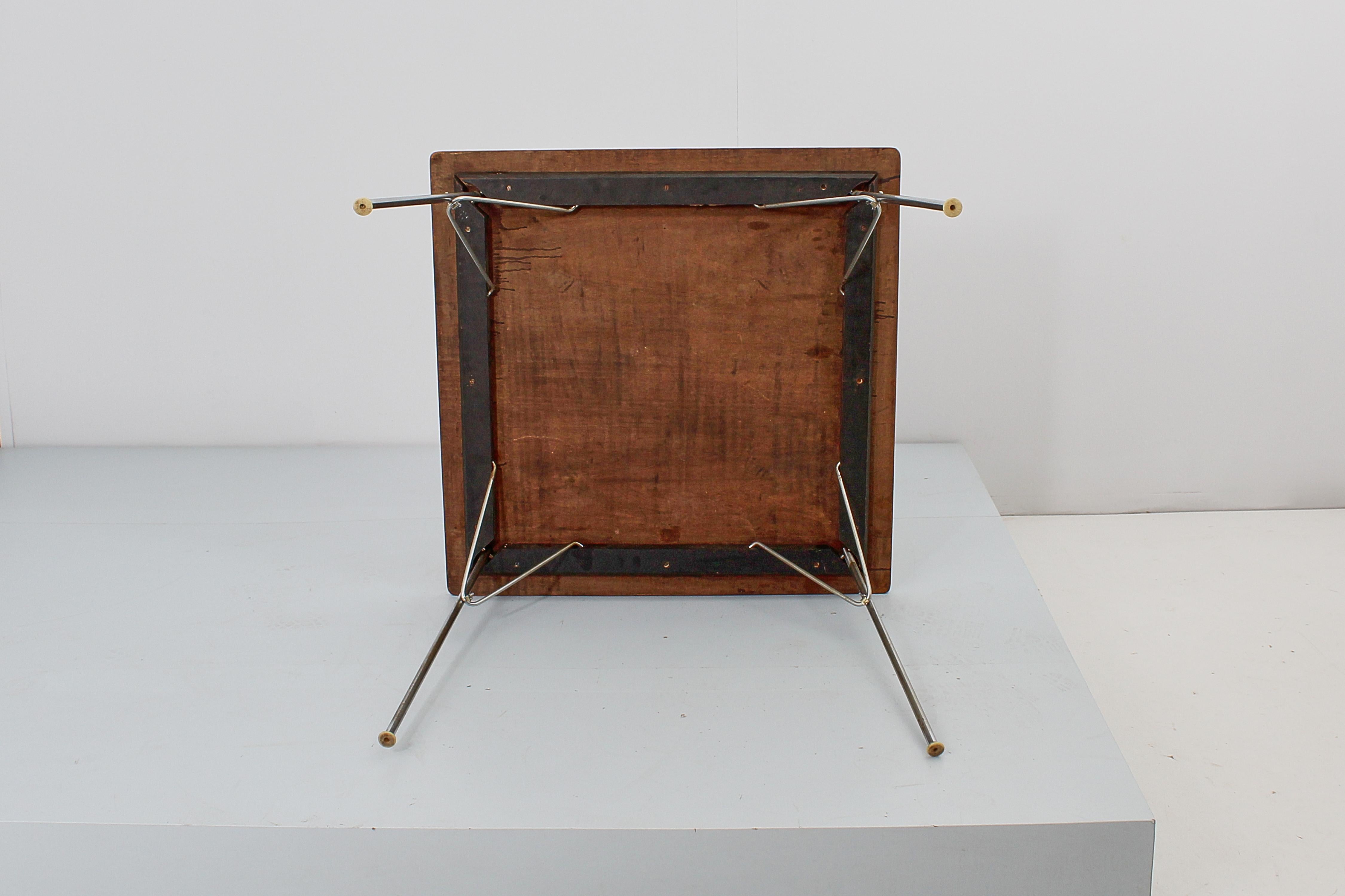 F. Knoll für Knoll Int., Mitte des Jahrhunderts. Klappbarer quadratischer Holztisch, Italien, 60er-Jahre im Angebot 6