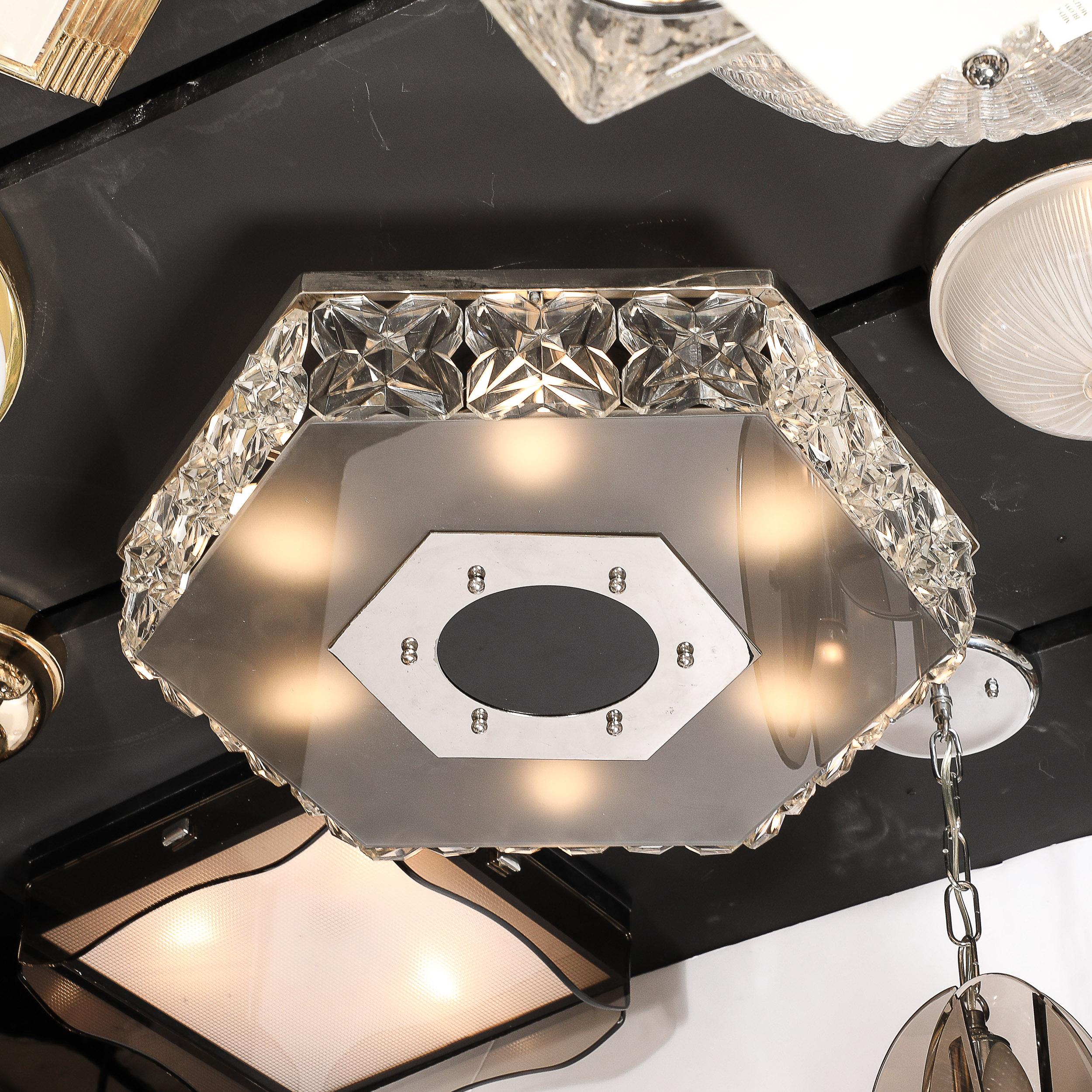 Lámpara empotrada hexagonal de cristal facetado de mediados de siglo by Kinkeldey en Excelente estado para la venta en New York, NY