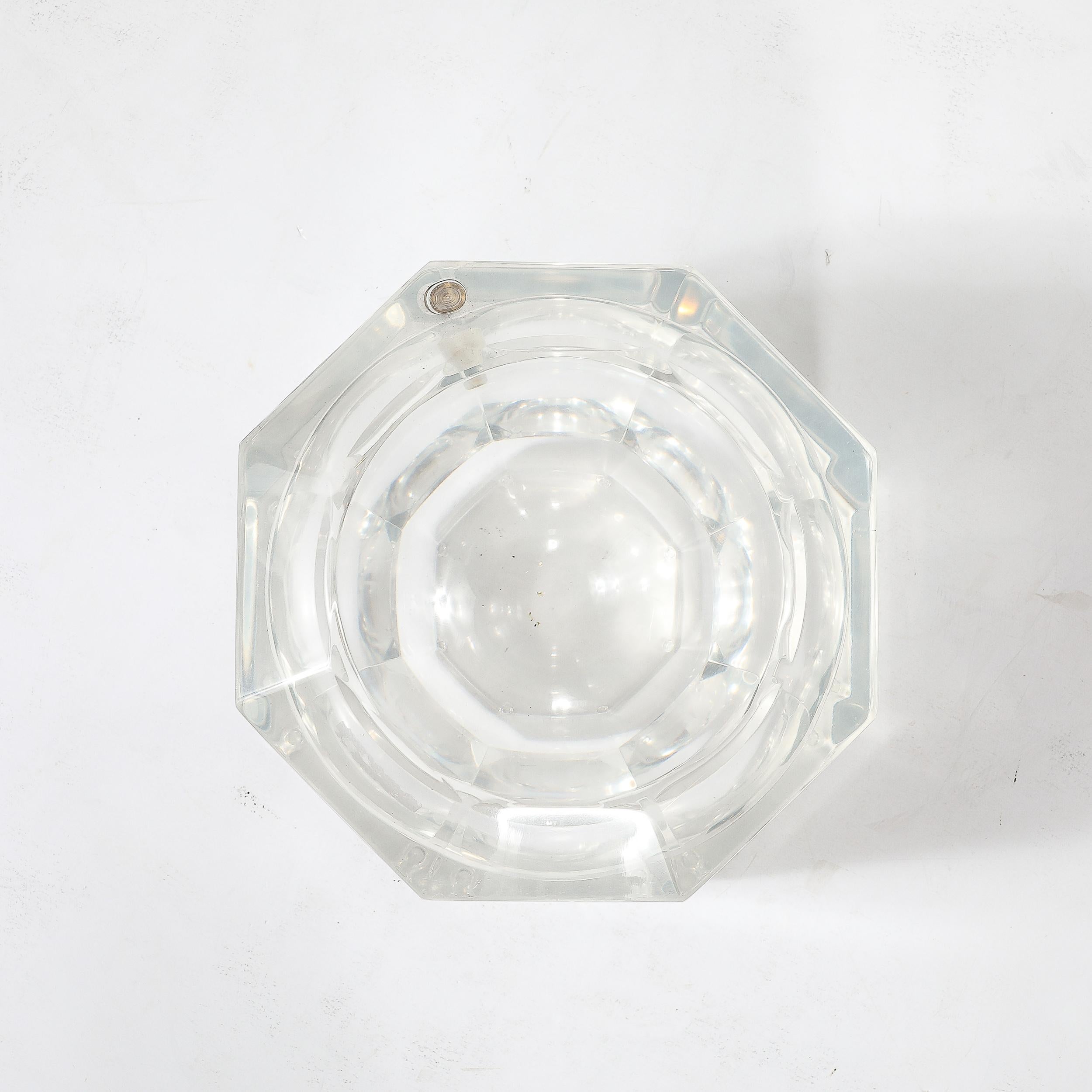 Cubitera octogonal facetada de Lucite de mediados de siglo by Carole Stupell en venta 4