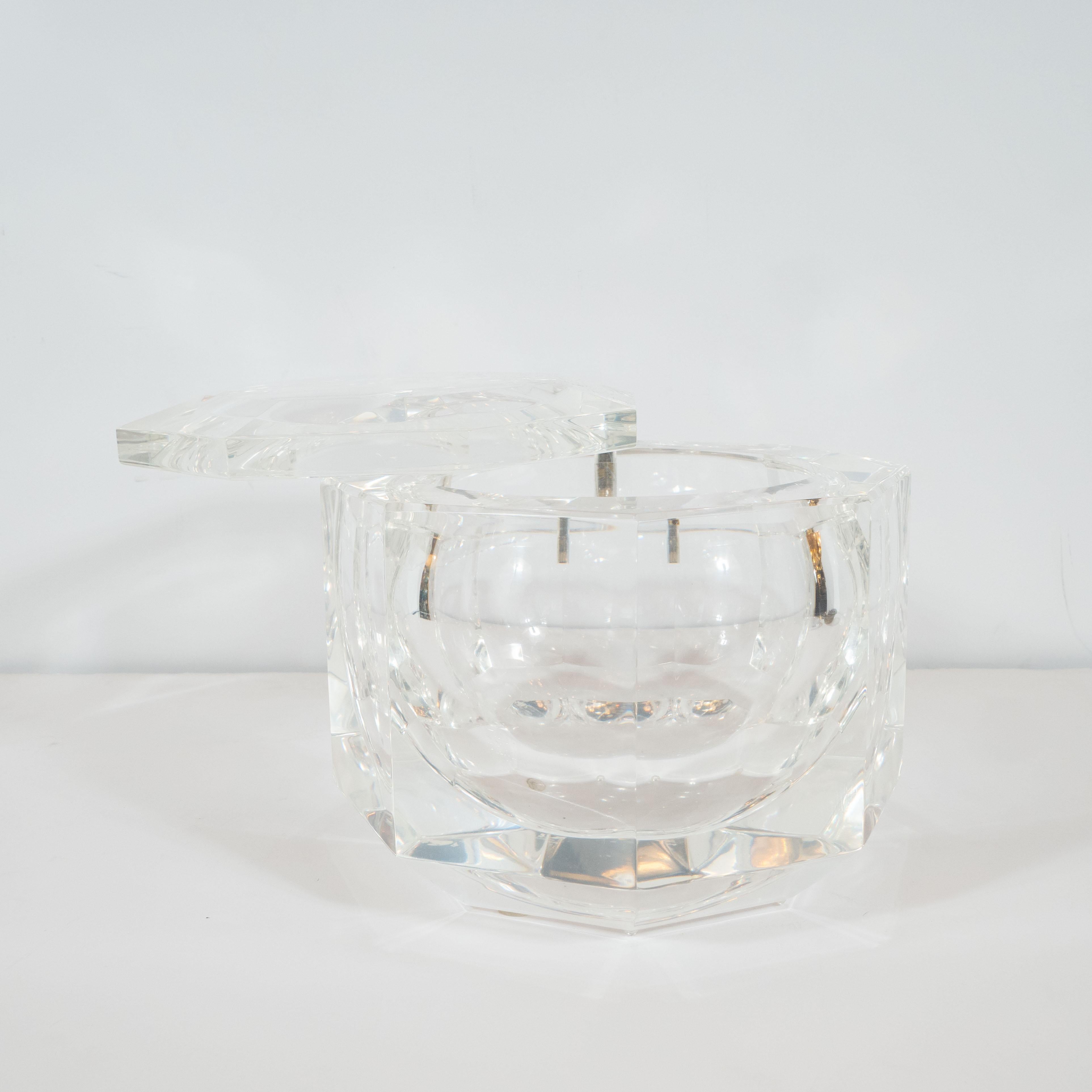 Midcentury Faceted Swivel Top Lucite Octagon Ice Bucket by Carole Stupell In Excellent Condition In New York, NY