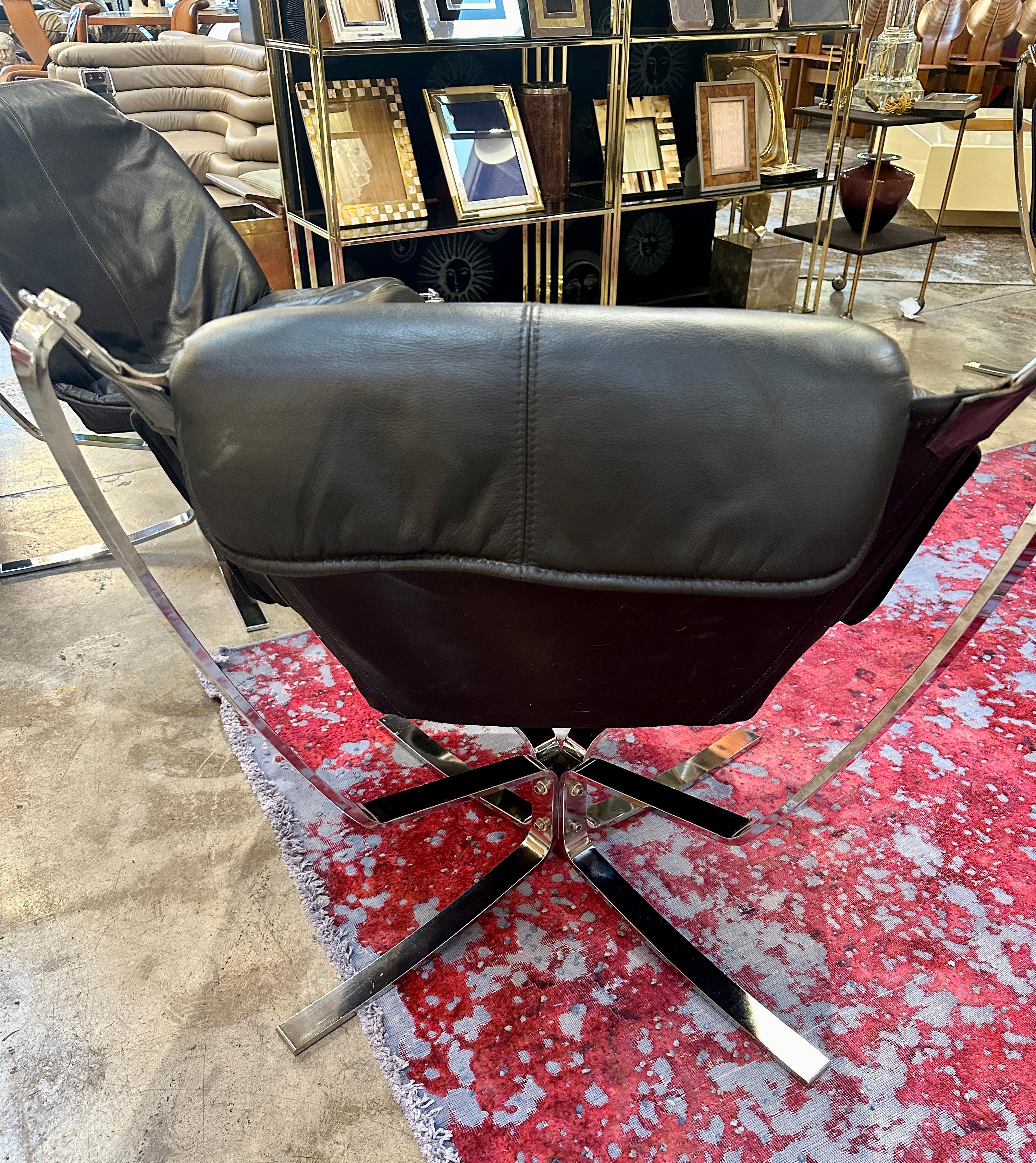 Mid-Century Falcon Chair by Sigurd Ressel, 70s. A pair available For Sale 4