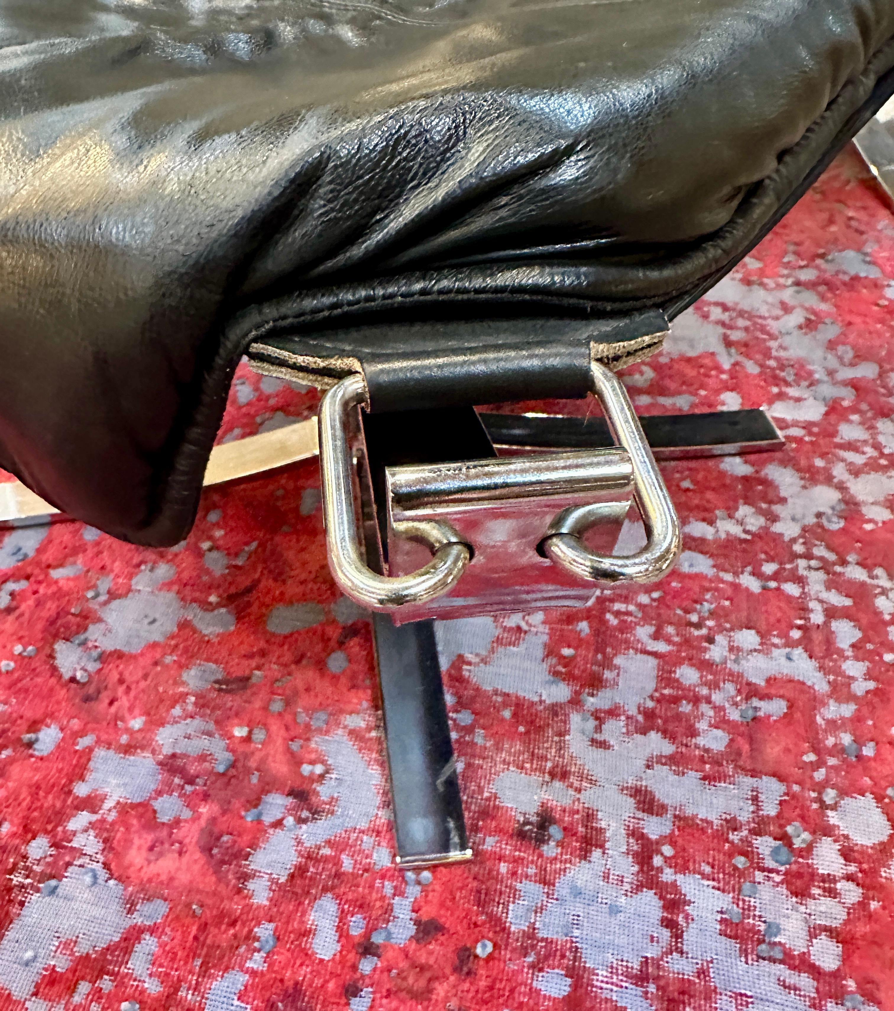 Italian Mid-Century Falcon Chair by Sigurd Ressel, 70s. A pair available For Sale