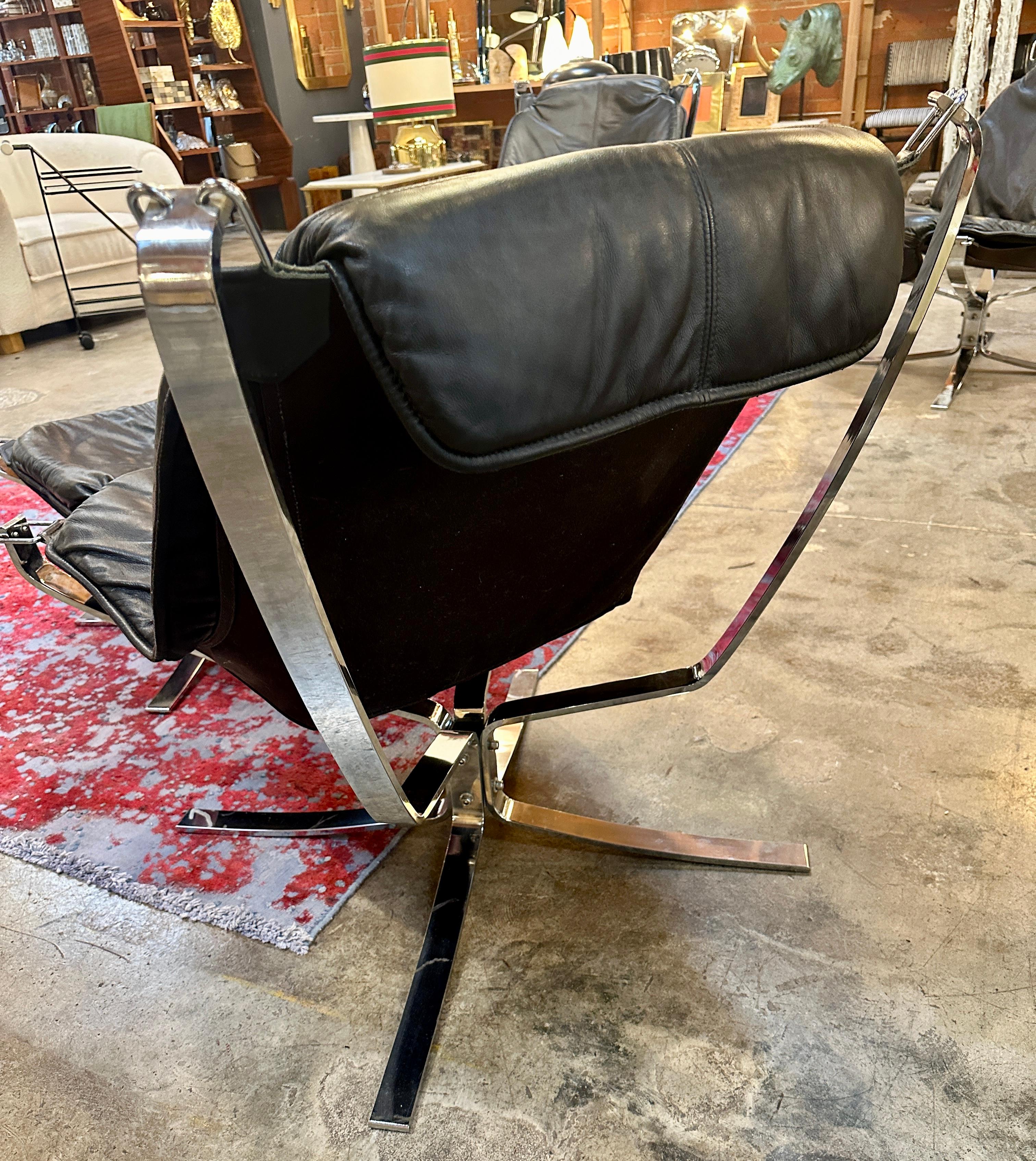 Late 20th Century Mid-Century Falcon Chair by Sigurd Ressel, 70s. A pair available For Sale