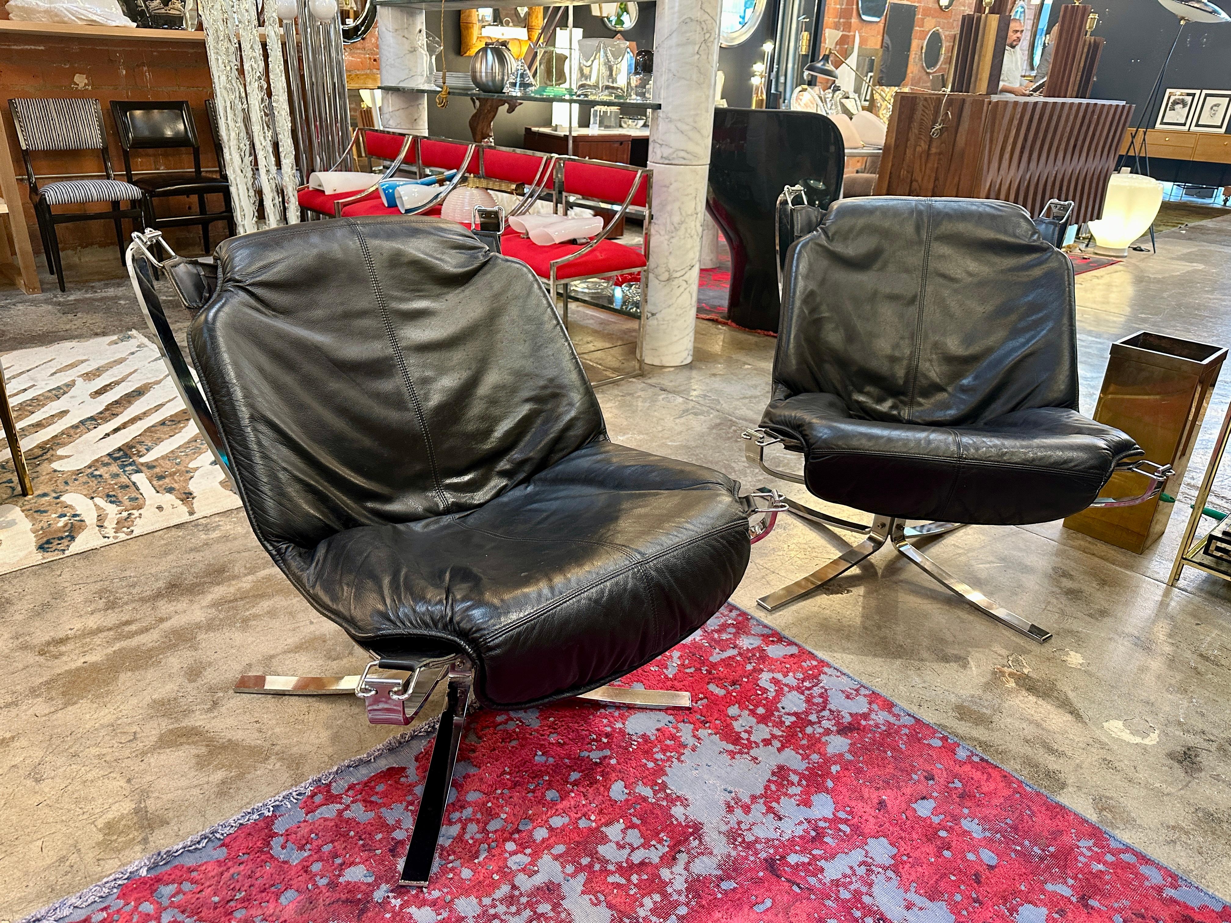 Mid-Century Falcon Chair by Sigurd Ressel, 70s. A pair available For Sale 1