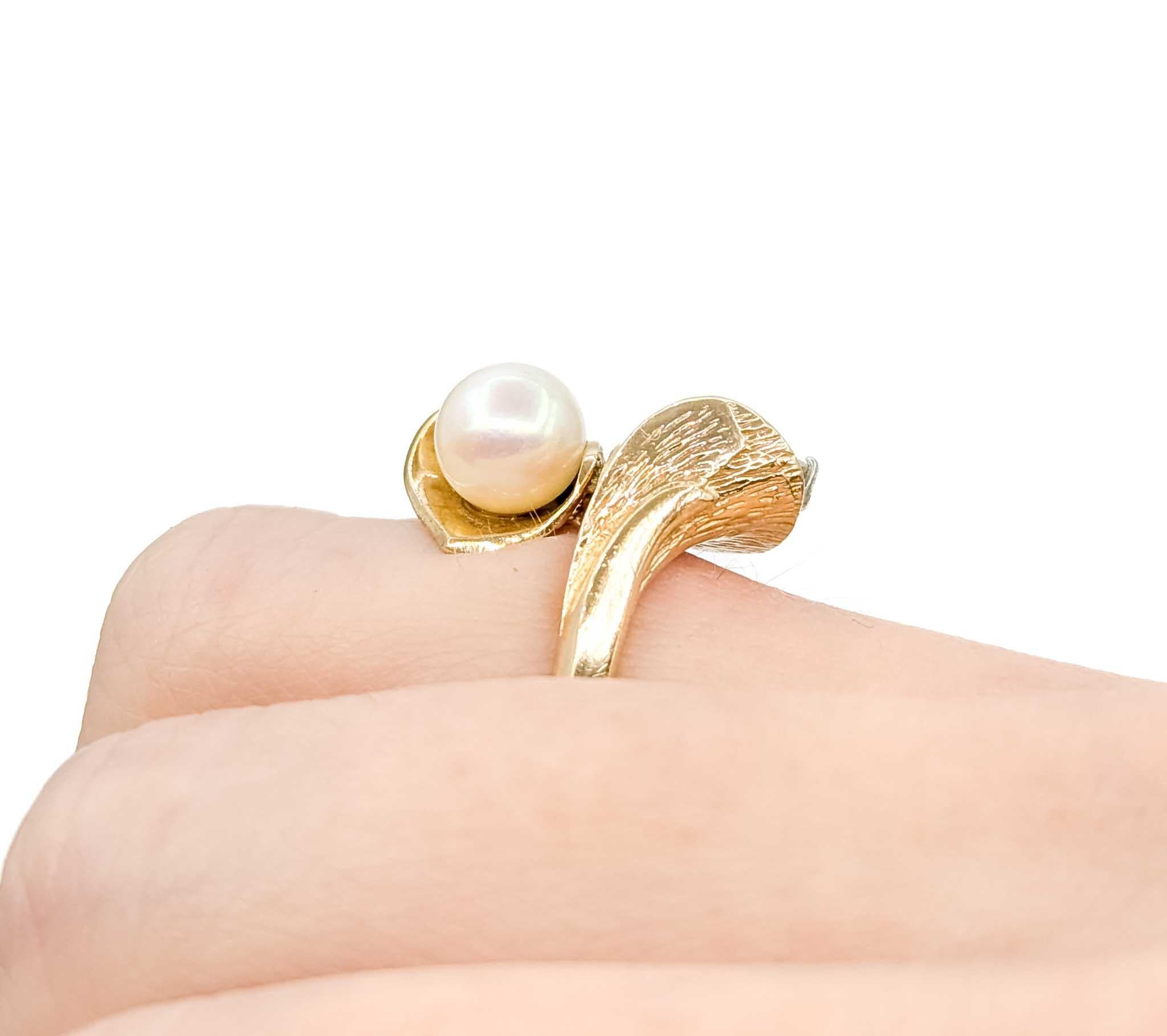 Round Cut Mid-Century Fan Style Akoya Pearl and Diamond 14K Gold Ring For Sale