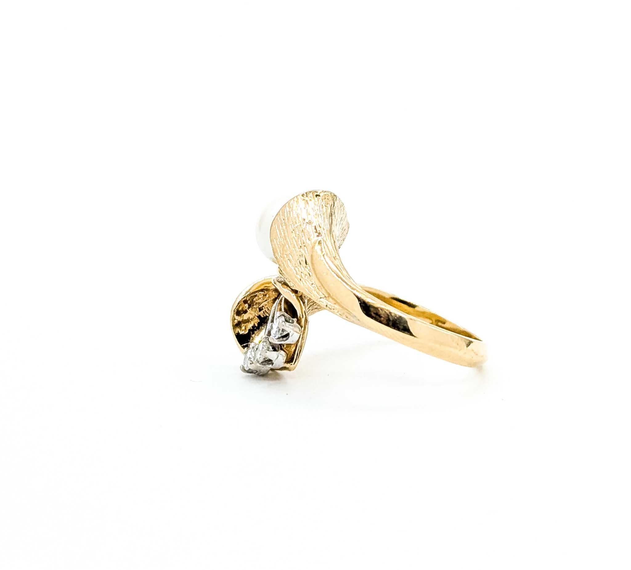 Mid-Century Fan Style Akoya Pearl and Diamond 14K Gold Ring For Sale 1