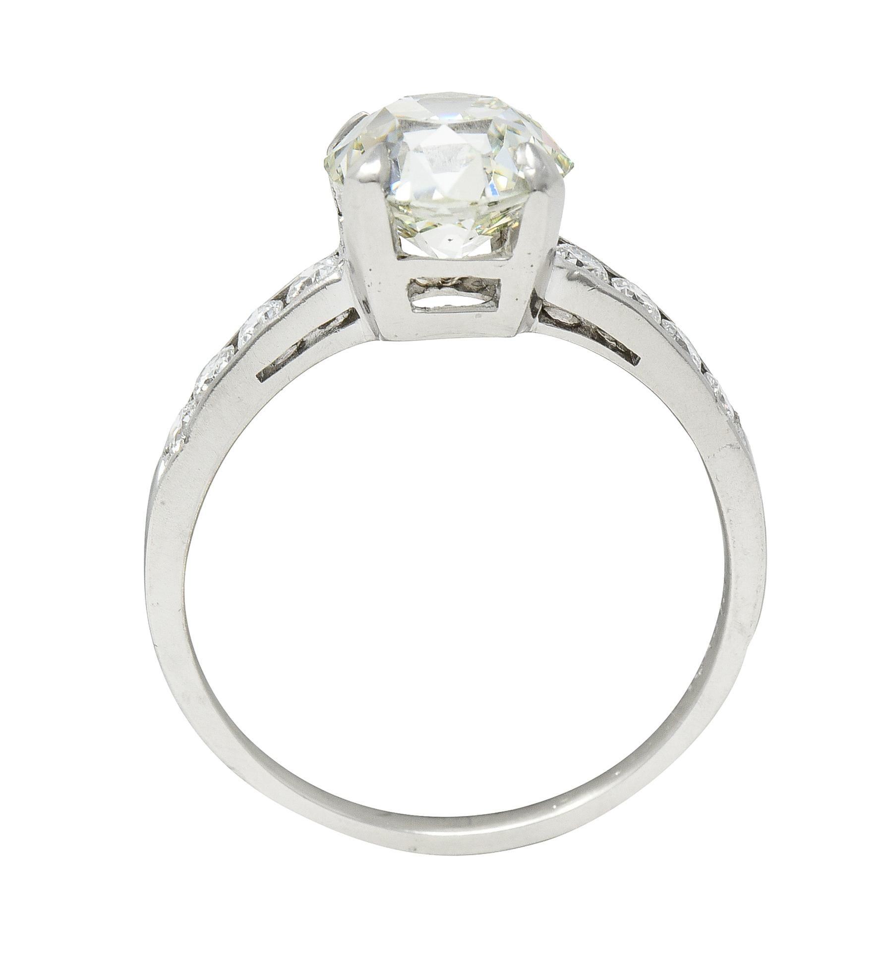 Platinring mit hellgelbem und grünem Diamanten im alten Minenschliff aus der Mitte des Jahrhunderts 4